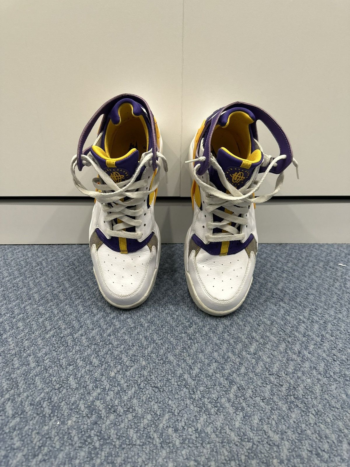 Nike NIKE AIR FLIGHT HUARACHE ‘OG’ Size US 10.5 / EU 43-44 - 5 Thumbnail