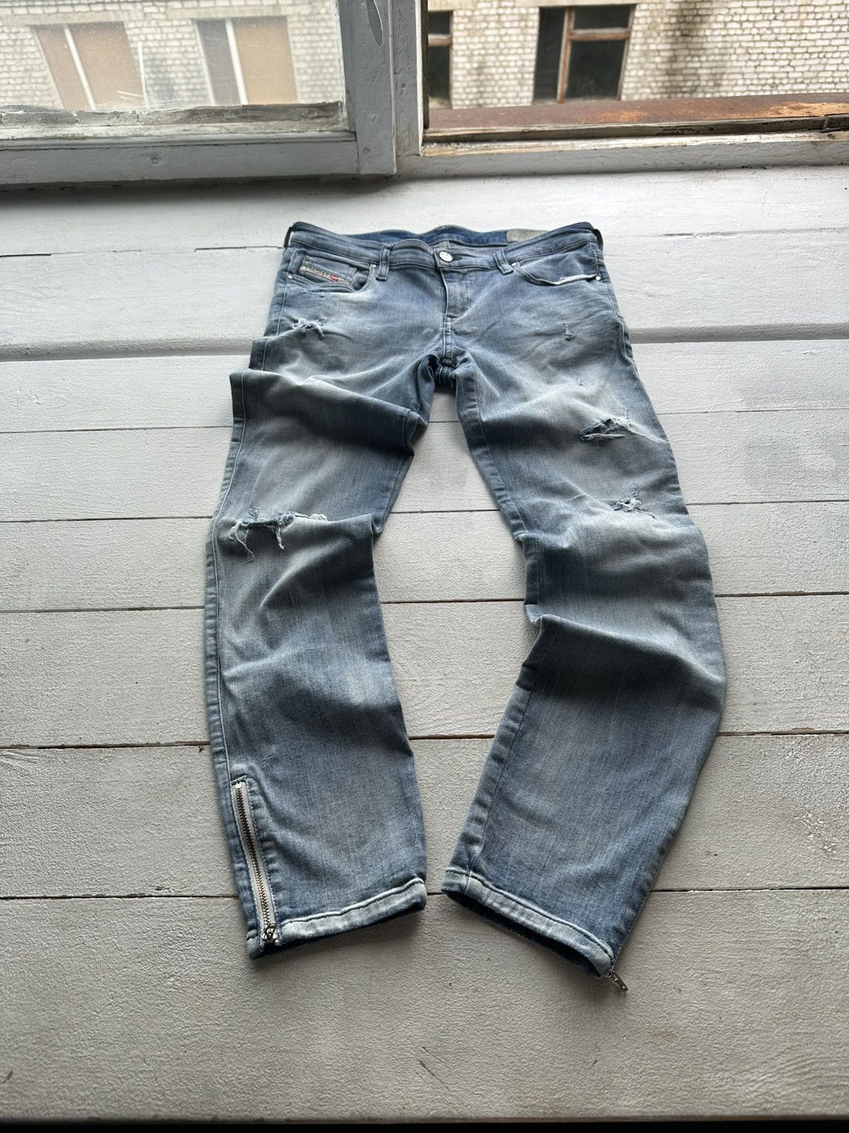 Diesel 🚨Gothic Diesel Regular Slim relax Flared Jeans Womens Size 31" - 1 Thumbnail
