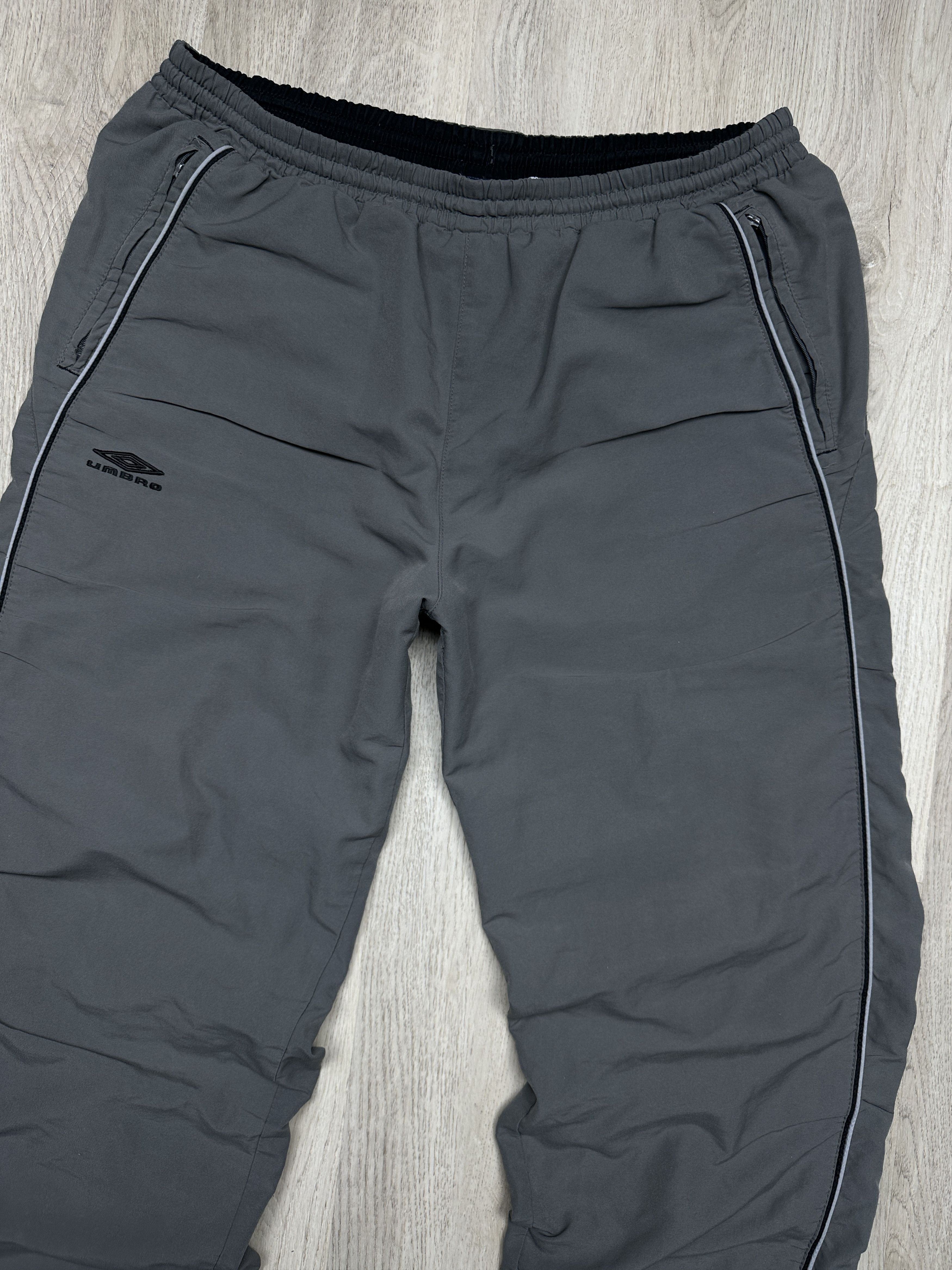 Umbro Umbro Vintage Mens Nylon Baggy Track Pants Size US 32 / EU 48 - 2 Thumbnail