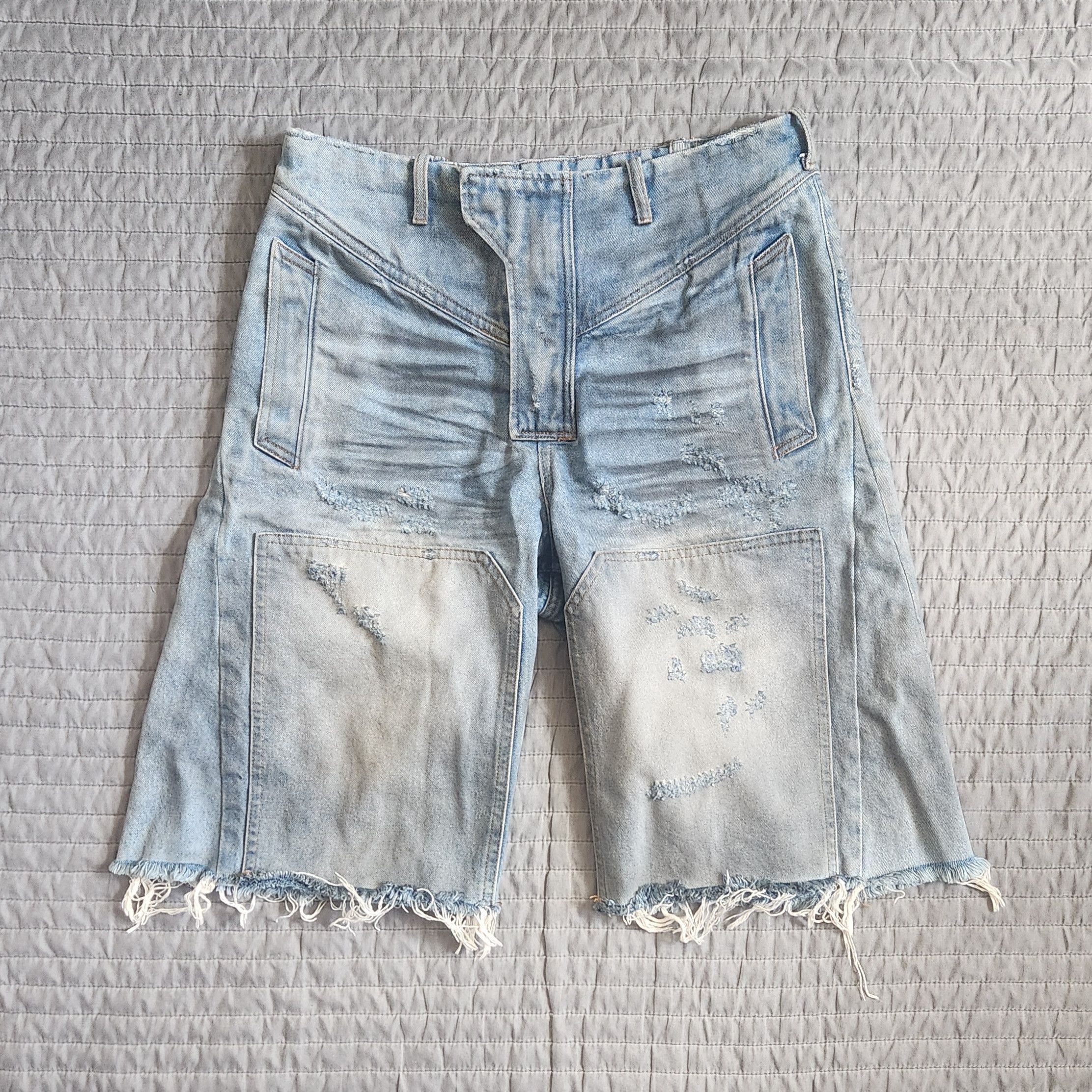 Dingyun Zhang Dingyun zhang distressed denim shorts Size US 34 / EU 50 - 2 Thumbnail