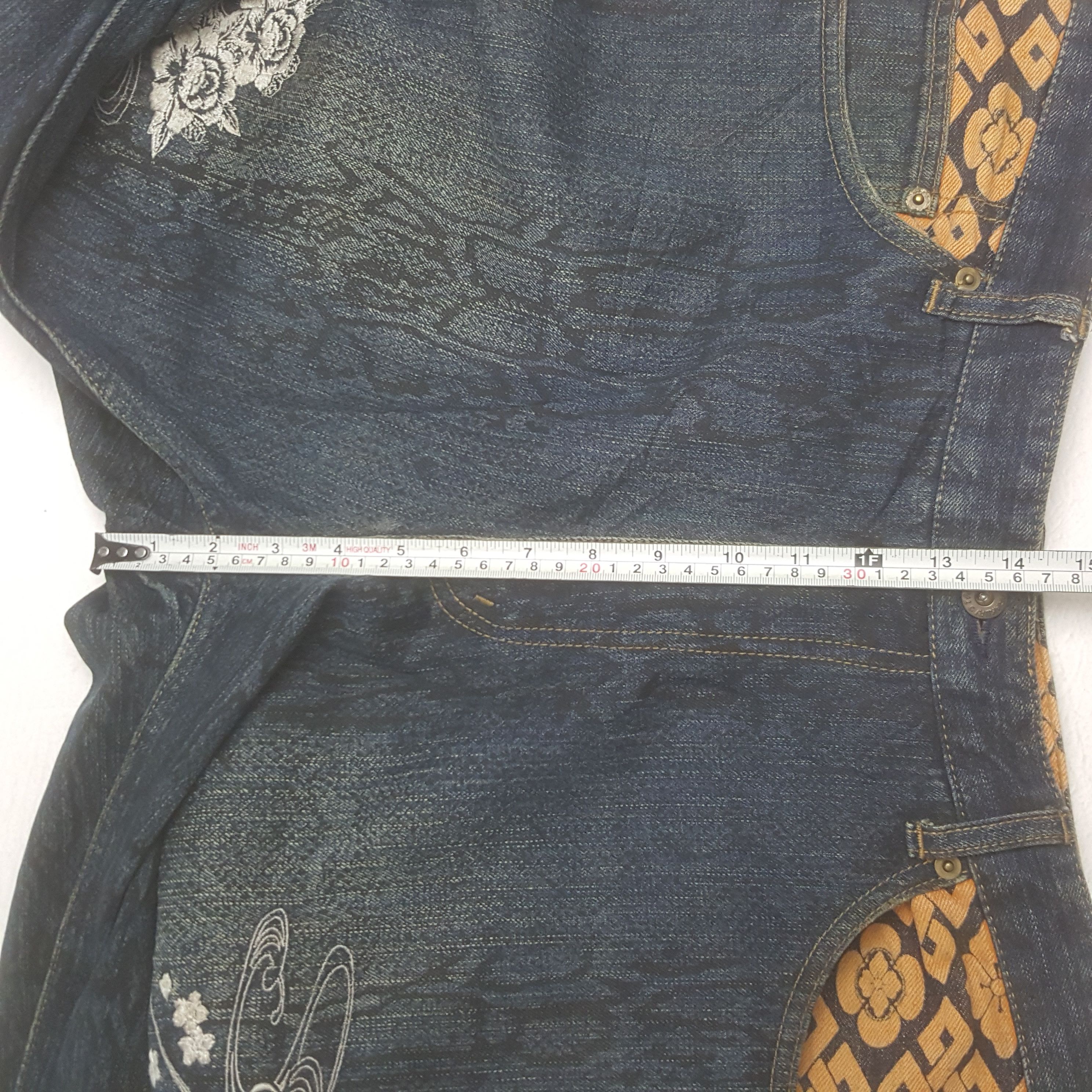 Designer × Japanese Brand × Vintage Vintage Karakuri Tamashn Sukajan Denim Jeans Size US 34 / EU 50 - 8 Thumbnail