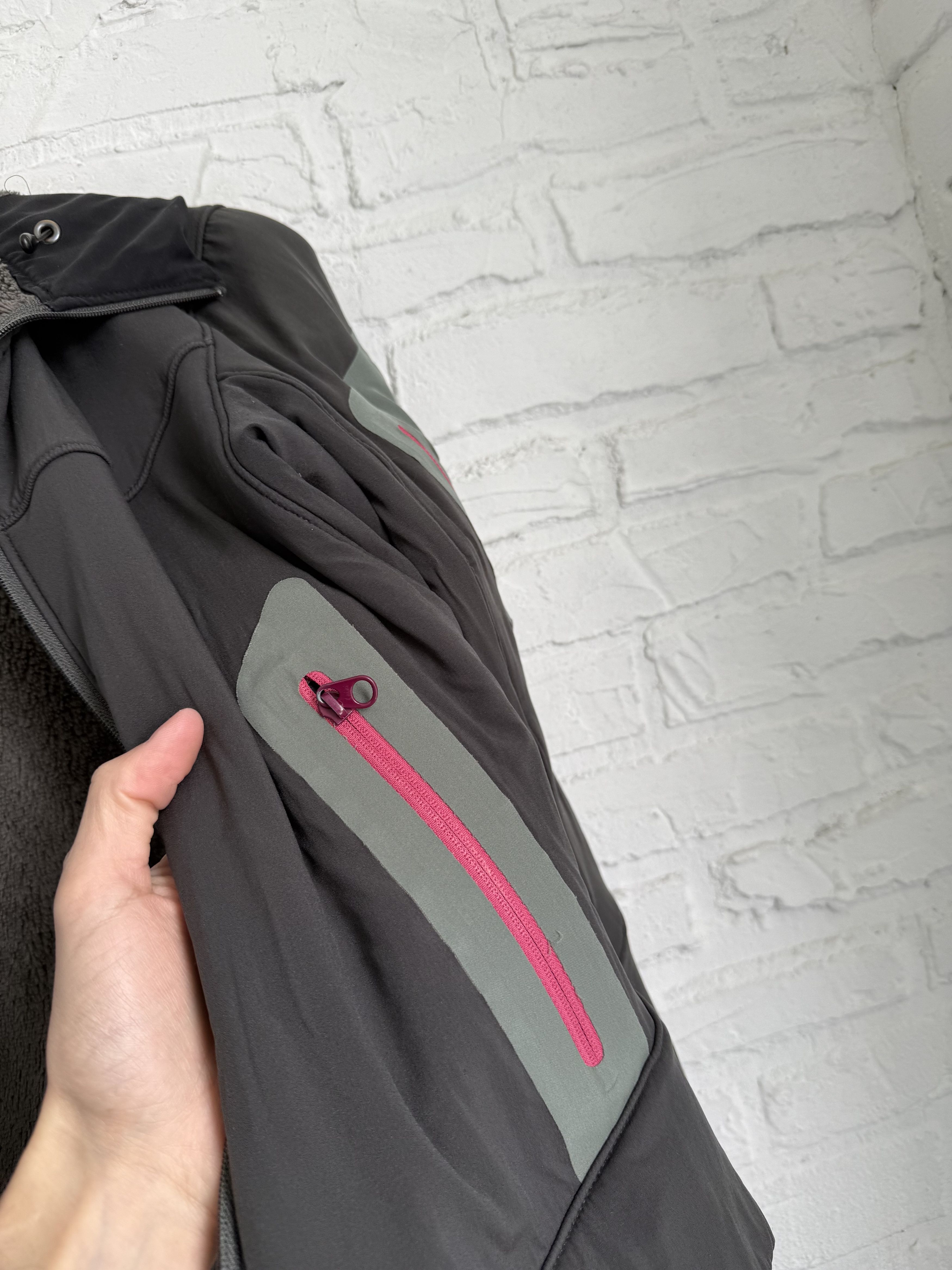 Arc'teryx Vintage Arc’teryx Softshell Jacket Polartec Teddy Fleece Size S / US 4 / IT 40 - 11 Thumbnail
