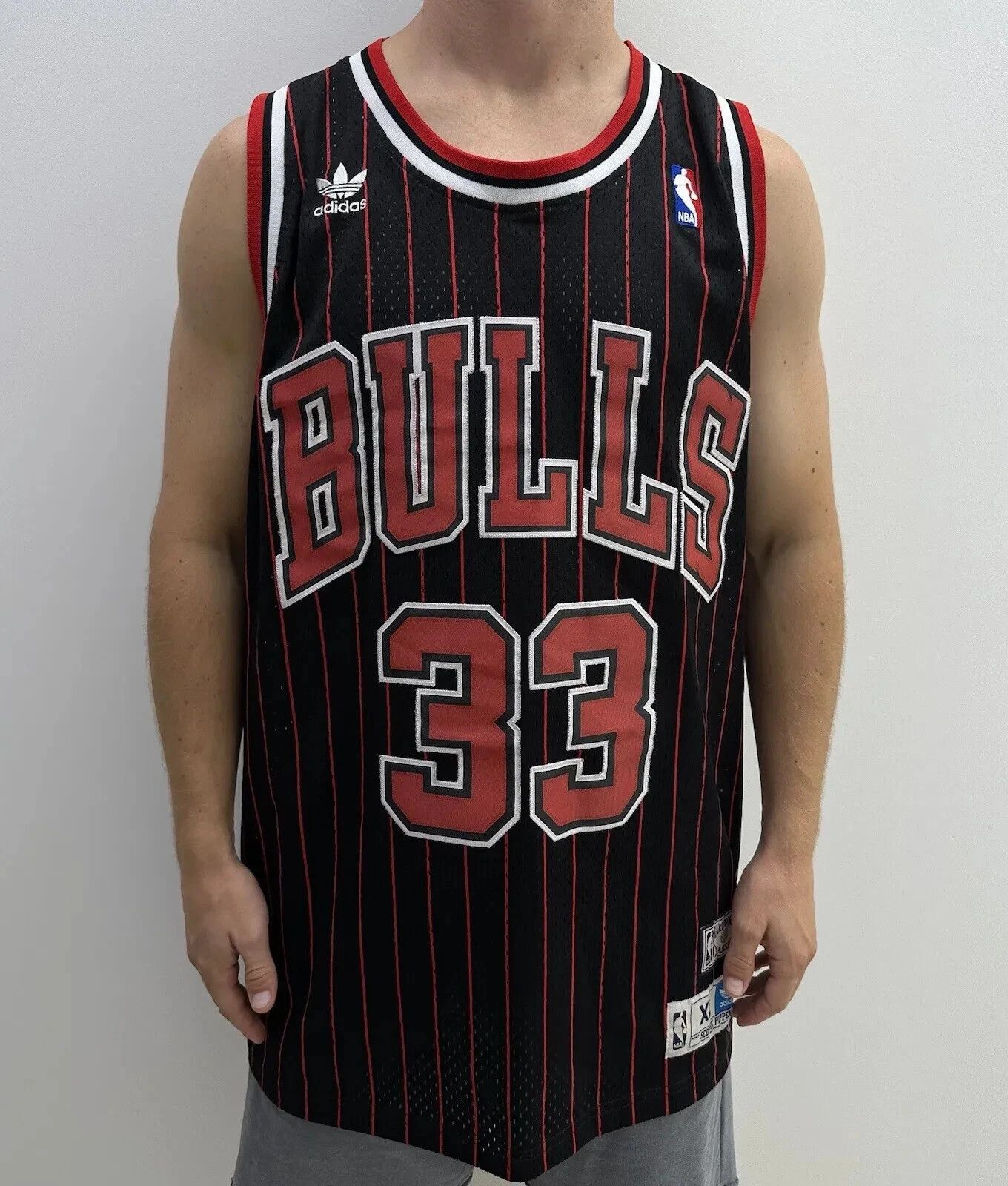 Adidas Scottie Pippen #33 Chicago Bulls Classic Jersey Mens Size US XL / EU 56 / 4 - 3 Thumbnail