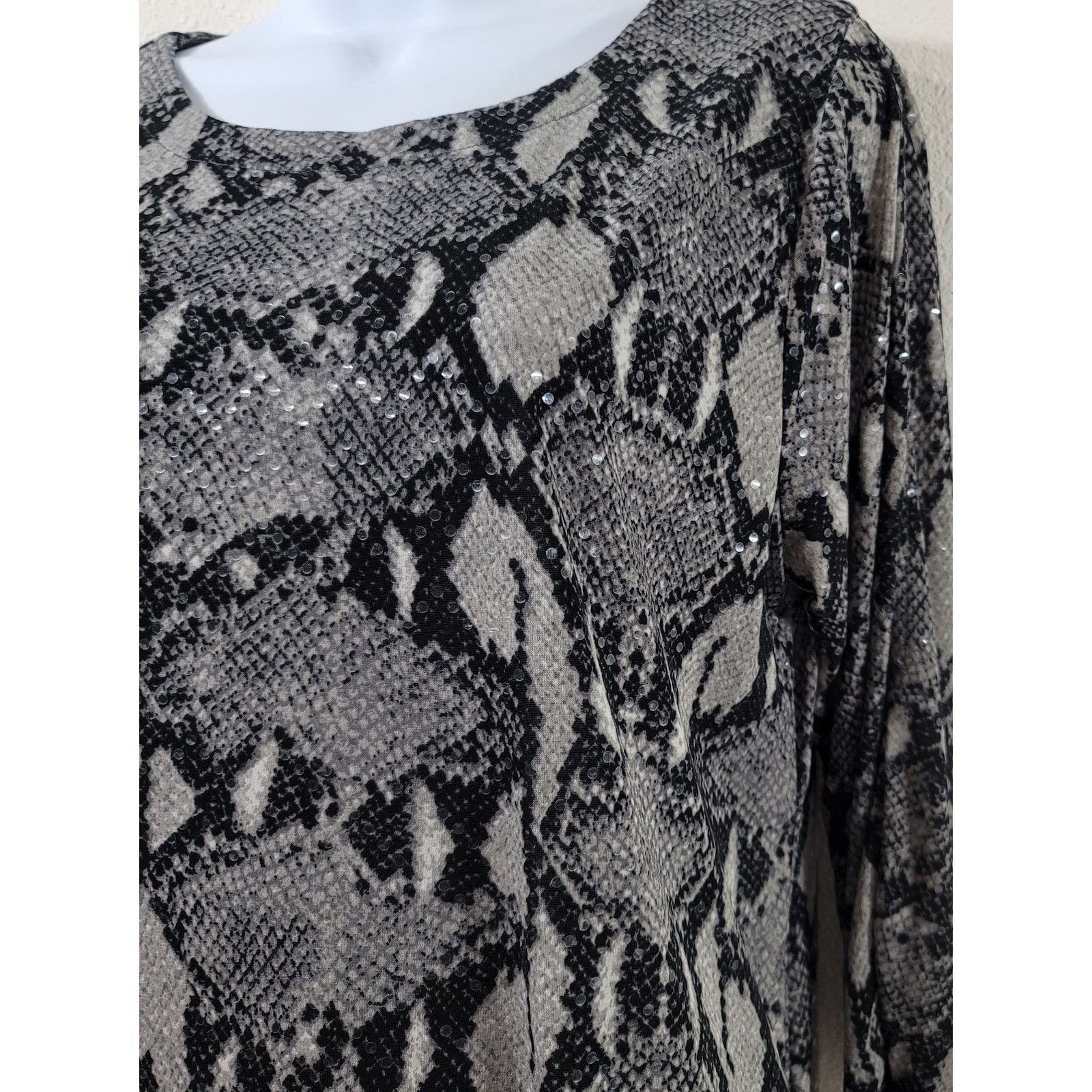 Other Susan Graver Black Gray Embellished Liquid Knit Top Small Size S / US 4 / IT 40 - 5 Thumbnail