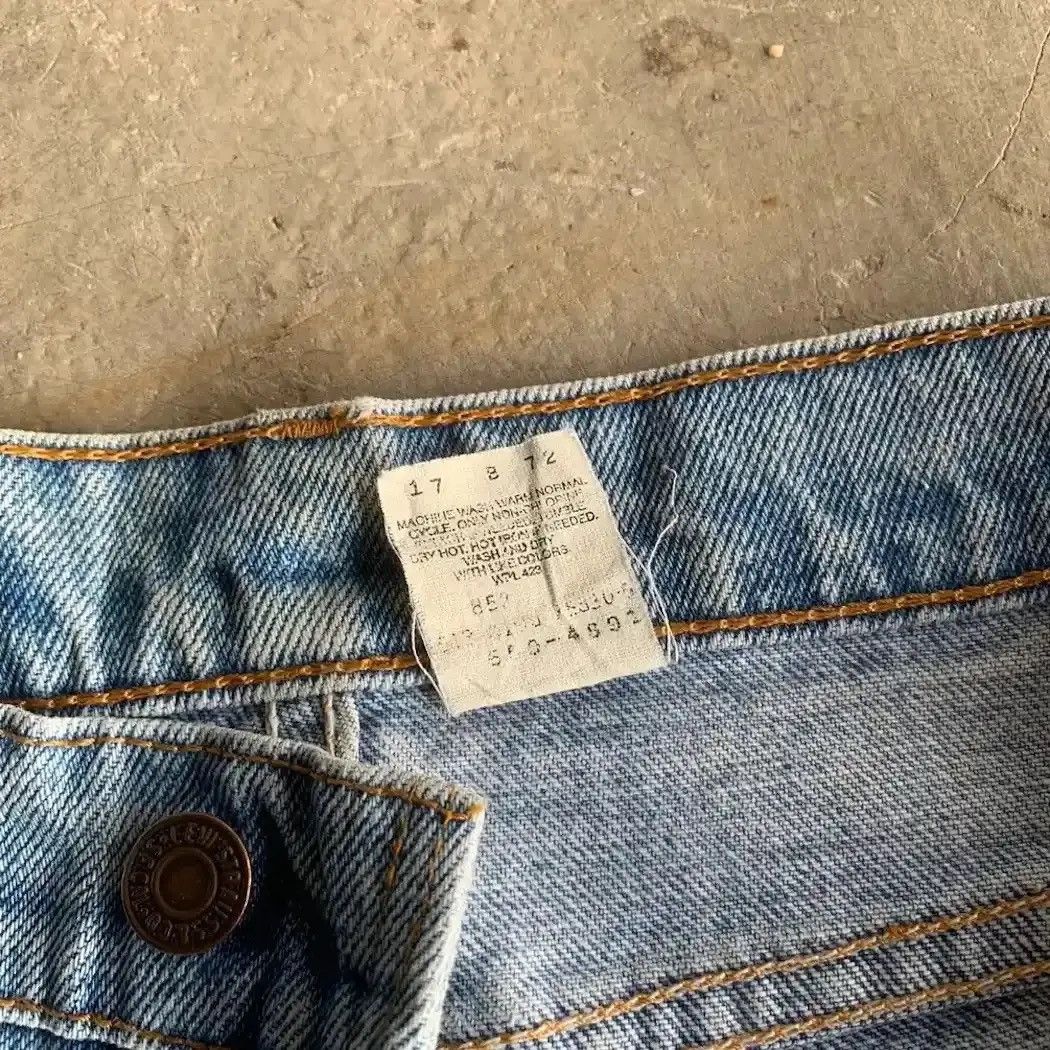 Levi's DESTROYED!VTG LEVI’S 550 JEAN LEVIS DENIM RELAXED FIT PANTS Size US 30 / EU 46 - 11 Thumbnail