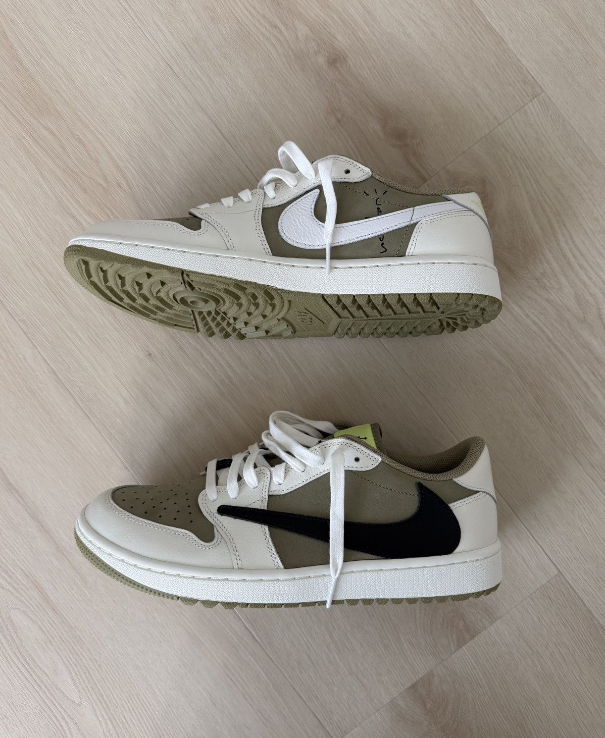 Jordan Brand × Travis Scott Travis Scott x Jordan 1 Retro Low Golf Neutral Olive Size US 10 / EU 43 - 5 Thumbnail
