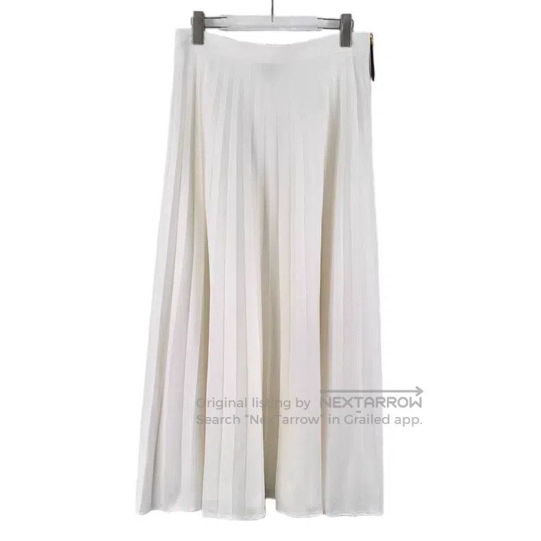 Louis Vuitton Louis Vuitton 23 white cotton casual pleated skirt Size 39" - 1 Thumbnail
