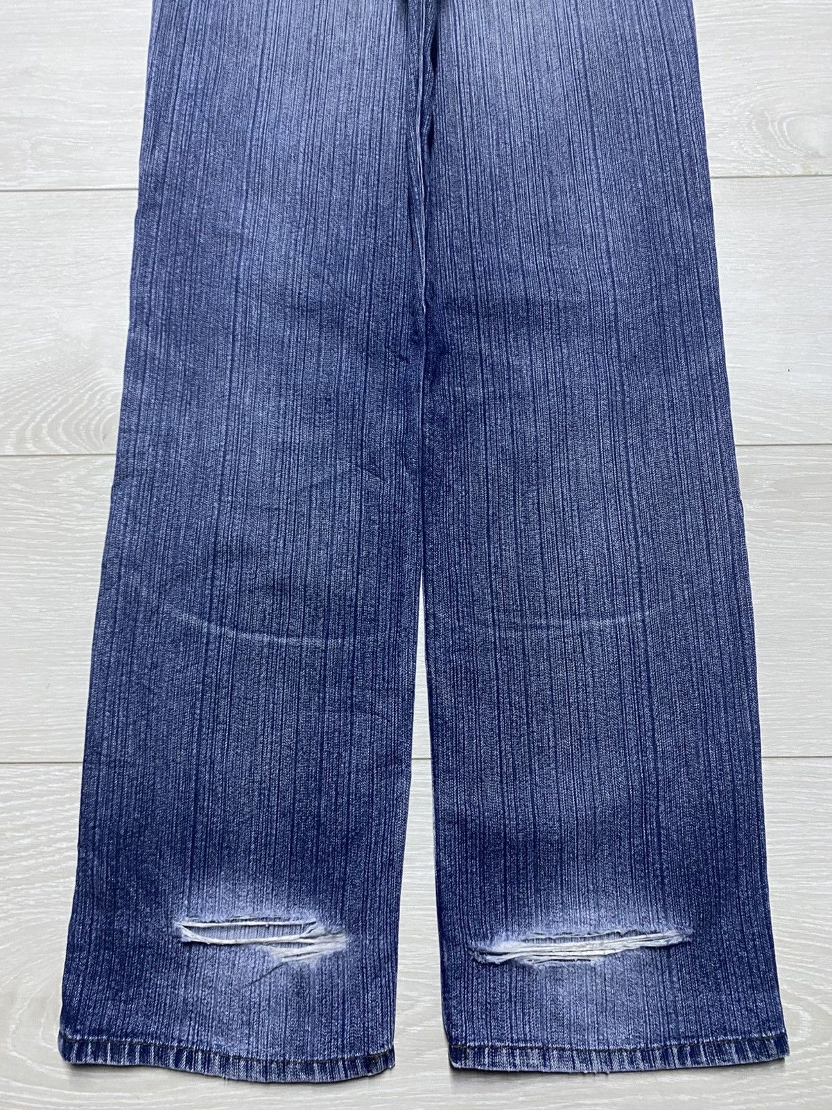 Levi's Vintage Levis 553 Blue Wash Distressed Slim Fit Jeans Size US 32 / EU 48 - 6 Thumbnail