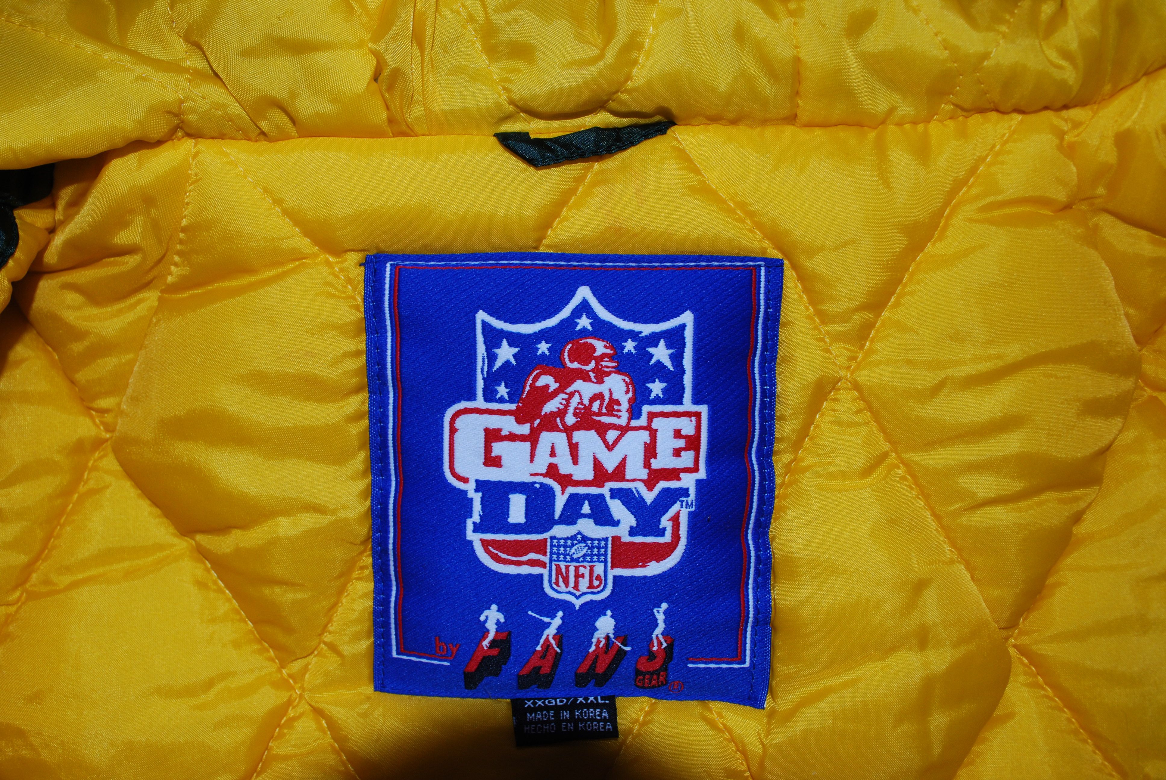 NFL Vintage Game Day Greenbay Packers Puffer Coat from 1990's Size US XXL / EU 58 / 5 - 11 Thumbnail
