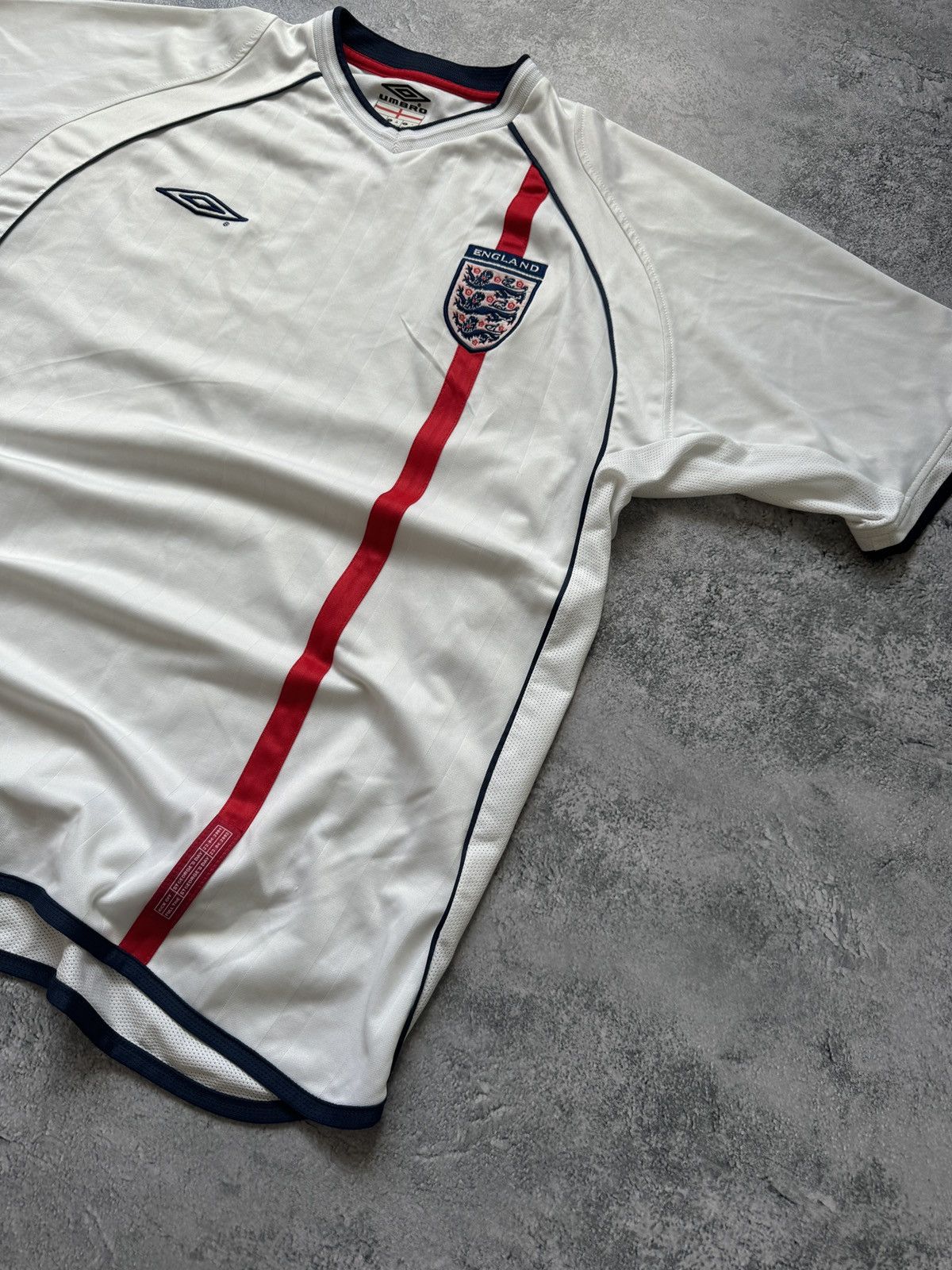 Umbro Vintage 2001-2003 Umbro England Home Jersey size L Size US L / EU 52-54 / 3 - 2 Thumbnail