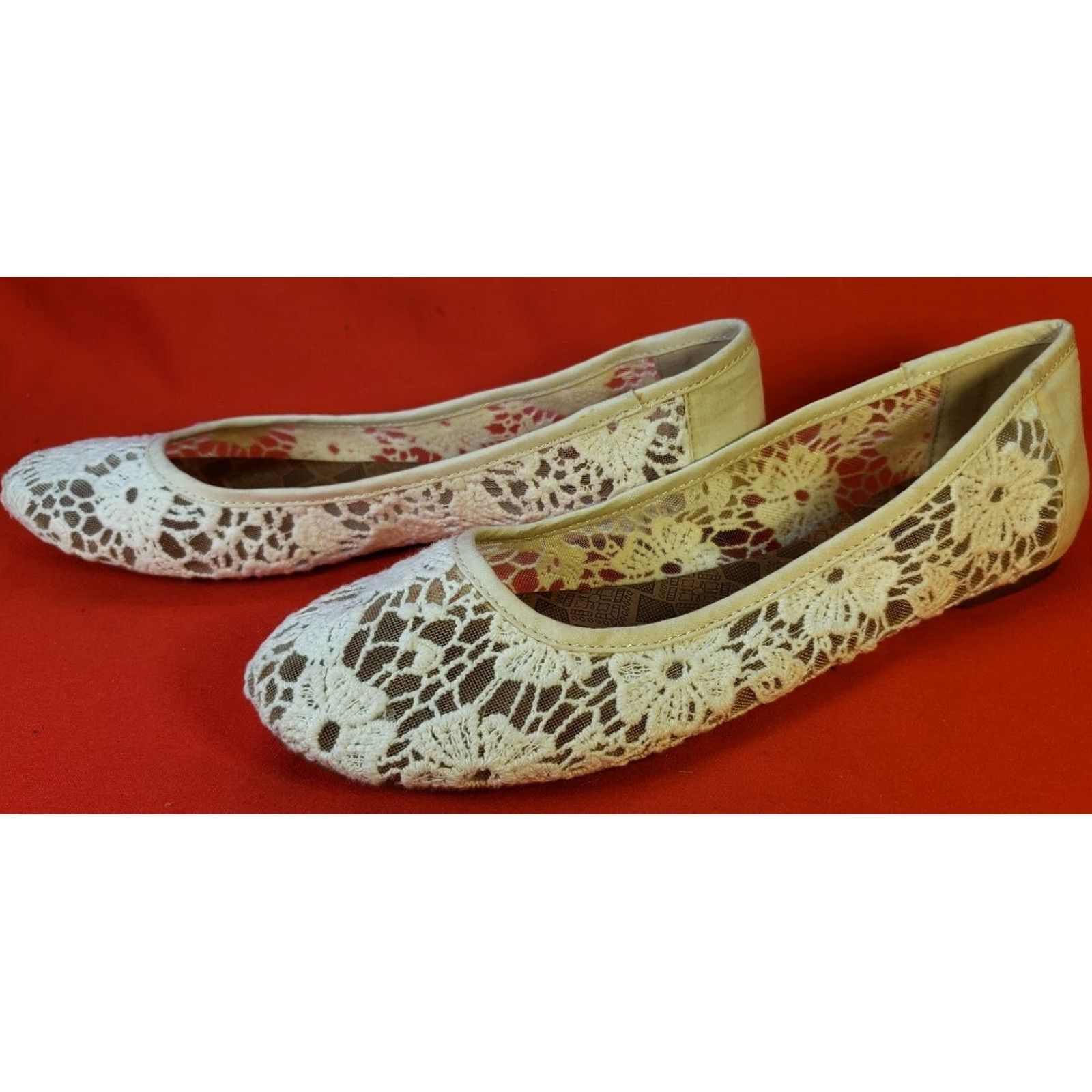 Lucky Brand Lucky Brand Flats Women's 8M 38EU White Lace Crochet Ballet Flats Casual Womens Shoes Beige White Lace Pattern Crocheted Perforated Pattern N/A Size US 8 / IT 38 - 4 Thumbnail