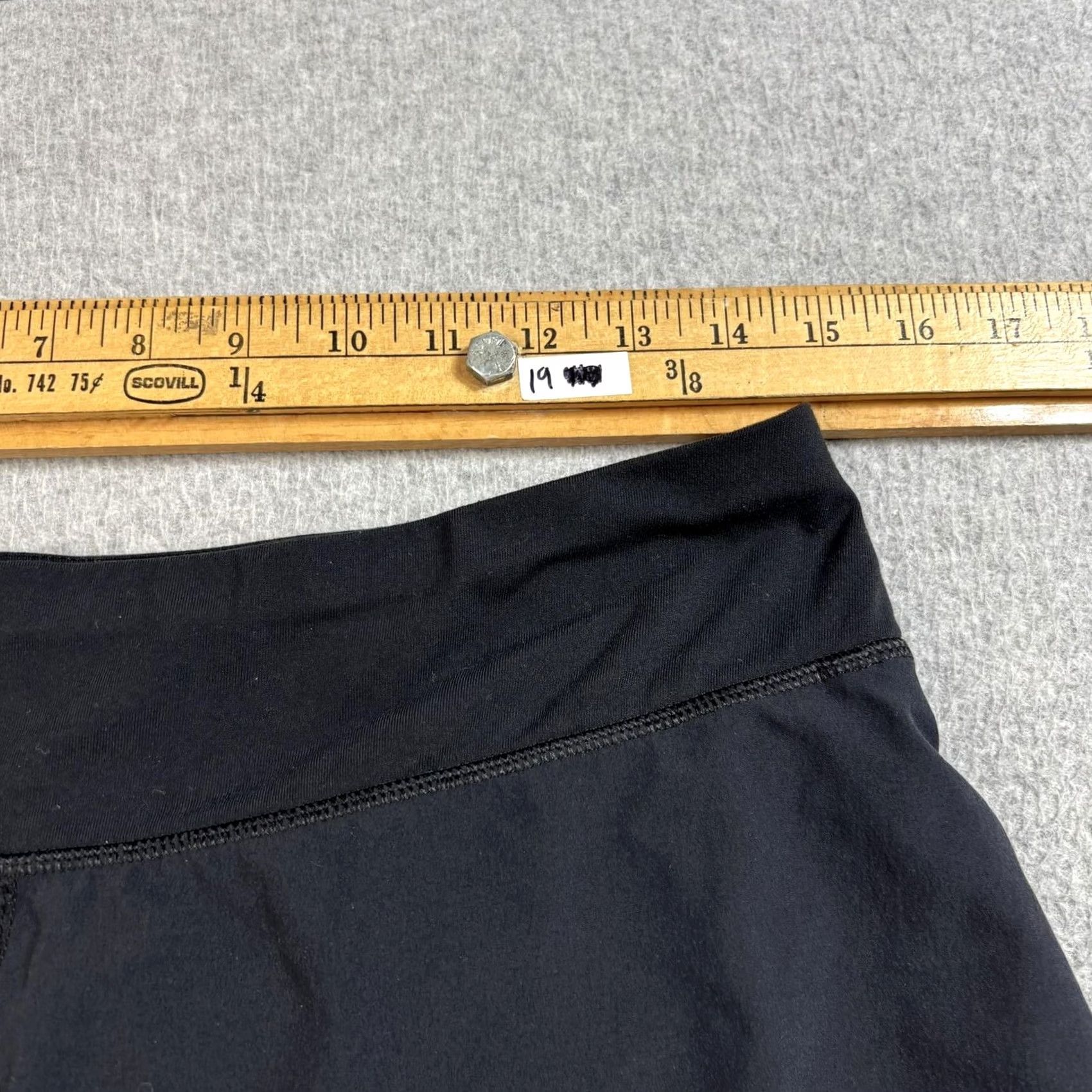 Lululemon VINTAGE Lululemon Shorts Womens Small Black Running Lined Reflective Back Zip Pocket Size 26" / US 2 / IT 38 - 7 Thumbnail