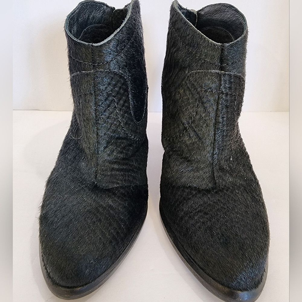 Ugg UGG Slate Black Snake Hair Textures Ankle Boots 6 Size US 6 / IT 36 - 3 Thumbnail