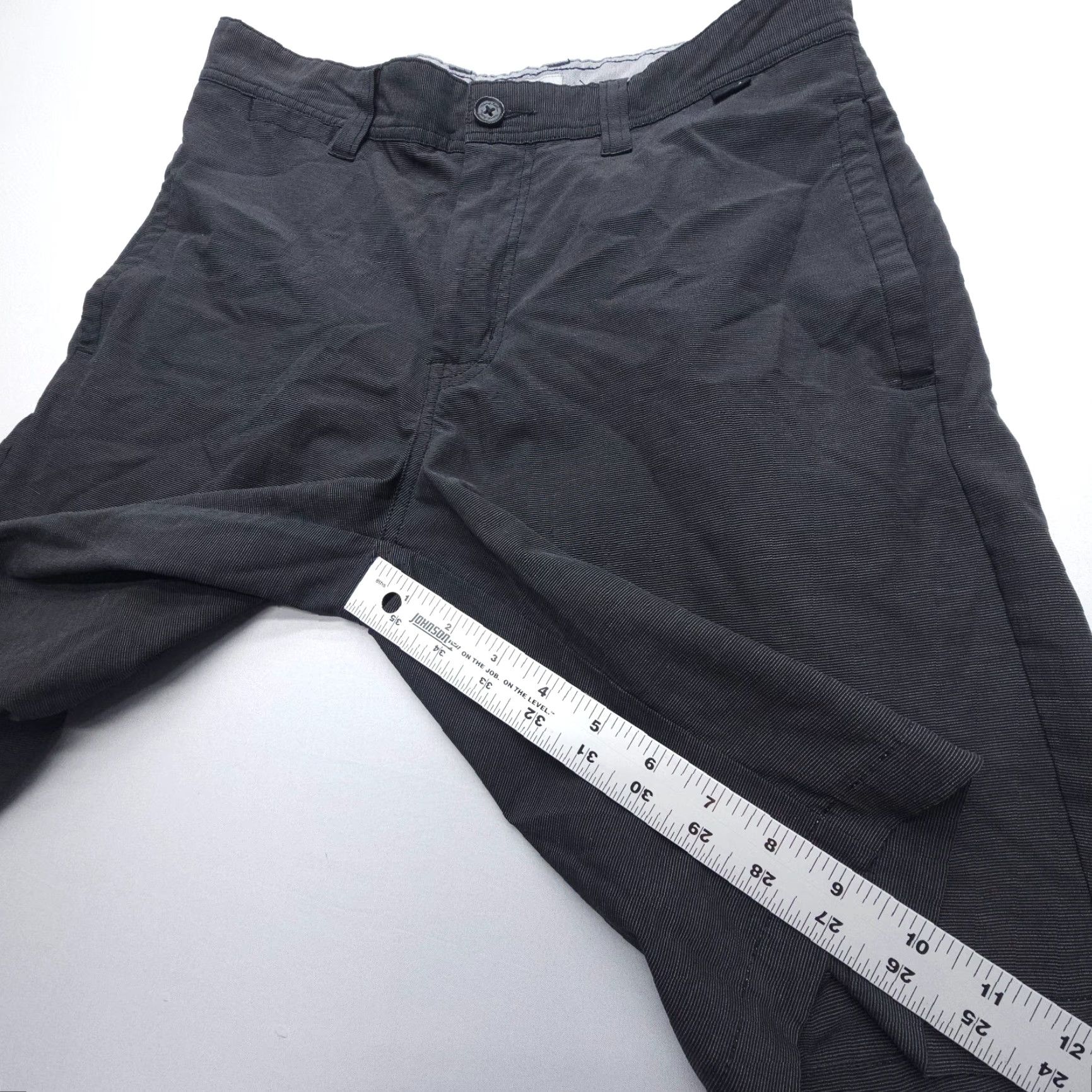 TravisMathew Travis Mathew Chino Shorts Mens 30 x 9 Black / Gray Stretch Light Golf Hybrid Shirt? Size US 30 / EU 46 - 5 Thumbnail
