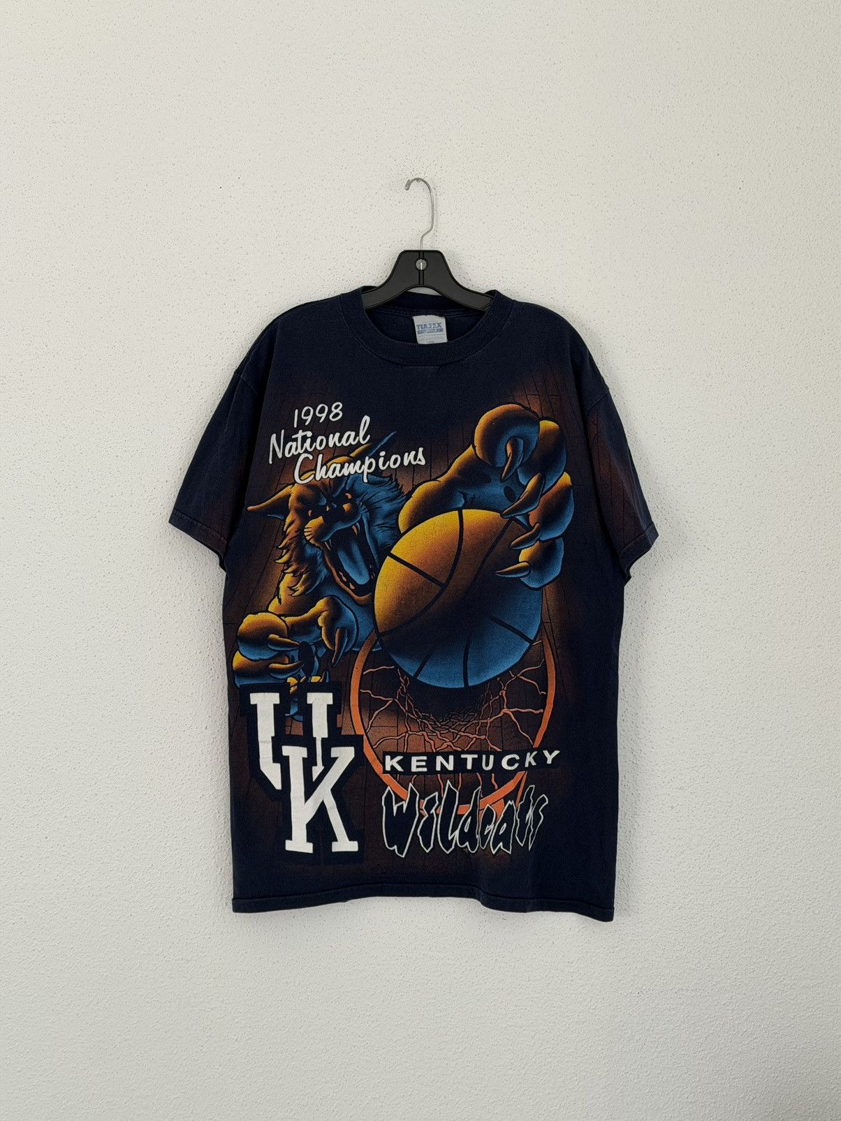 NCAA Vintage 90s Kentucky Wildcats NCAA 1998 National Champions L Size US L / EU 52-54 / 3 - 1 Thumbnail