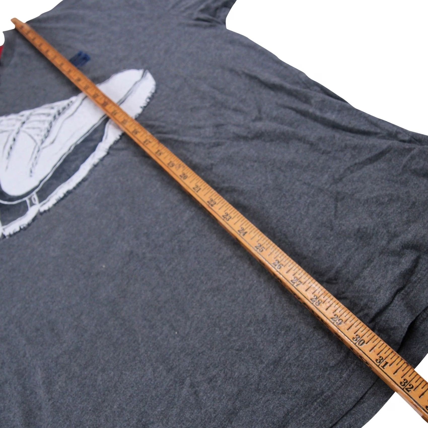 Nike VINTAGE Nike Lebron Air Zoom 4 T-Shirt Mens Large Grey Graphic Shirt 90s 00s Mens Size US L / EU 52-54 / 3 - 6 Thumbnail
