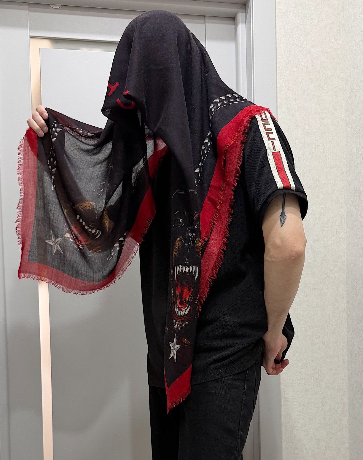 Givenchy GIVENCHY Rottweiler Stars & Chain Cashmere Scarf wool Kanye Size ONE SIZE - 14 Thumbnail