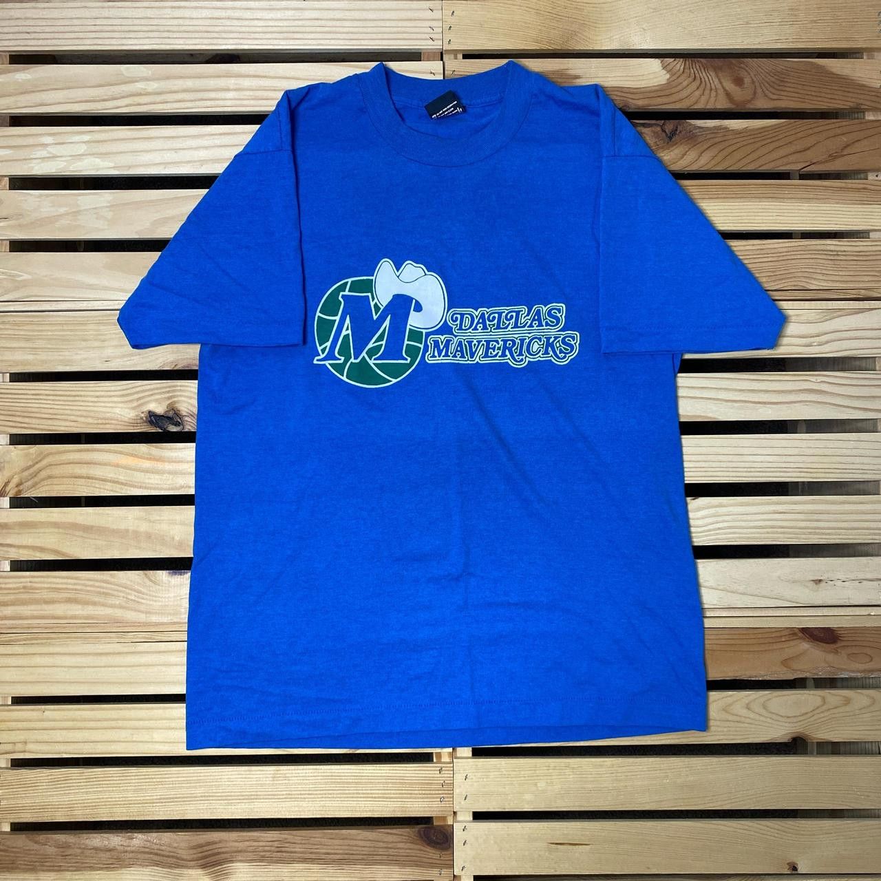 Other Vintage NBA Dallas Mavericks Blue Basketball Tee Size Large Size US L / EU 52-54 / 3 - 1 Thumbnail