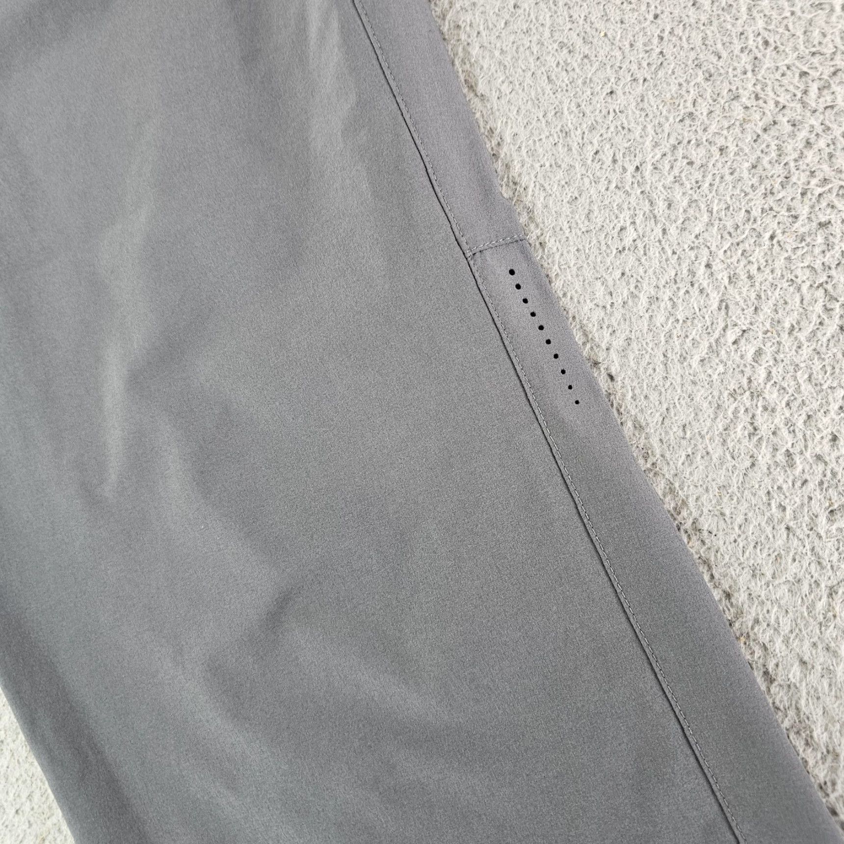 Nike Nike Golf Pants Mens 36x32 Gray Dri-FIT Tour Performance Stretch Ventilated Pants Mens Gray Nike Golf Dri-FIT Tour Performance Stretch Ventilated Size US 36 / EU 52 - 3 Thumbnail