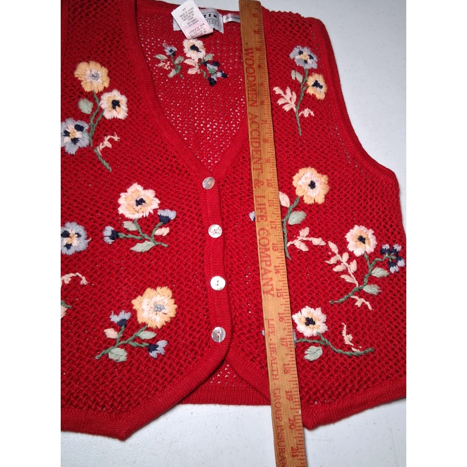 Jantzen VINTAGE Jantzen Sweater Vest Women S Hand Embroidered Floral Red Open Knit Vest Size S / US 4 / IT 40 - 5 Thumbnail