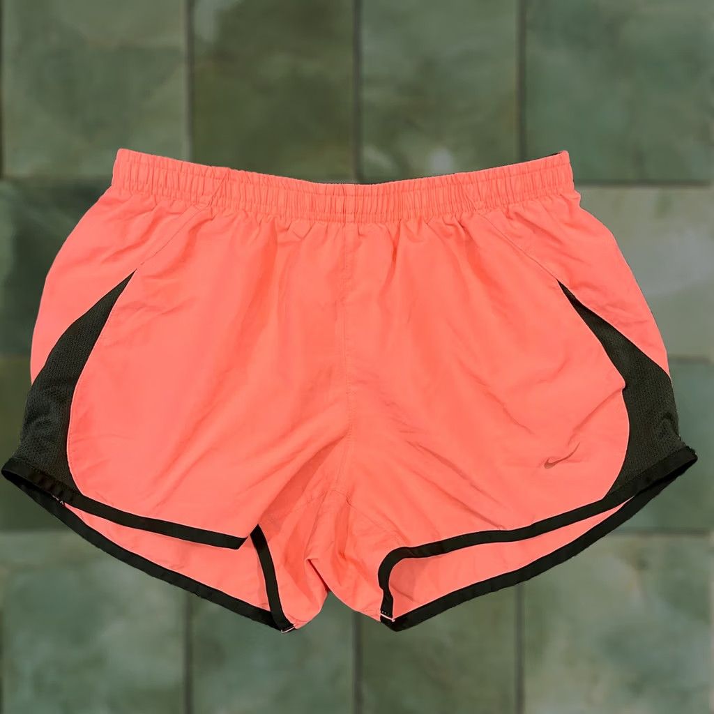 Nike Nike Shorts Womens Small Peach Running Dry Tempo Brief Athletic Active Sport Size 28" / US 6 / IT 42 - 1 Thumbnail