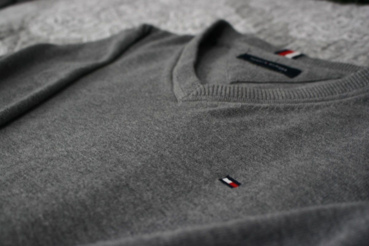 Tommy Hilfiger Tommy Hilfiger Gray V-Neck Sweater Size US M / EU 48-50 / 2 - 6 Thumbnail