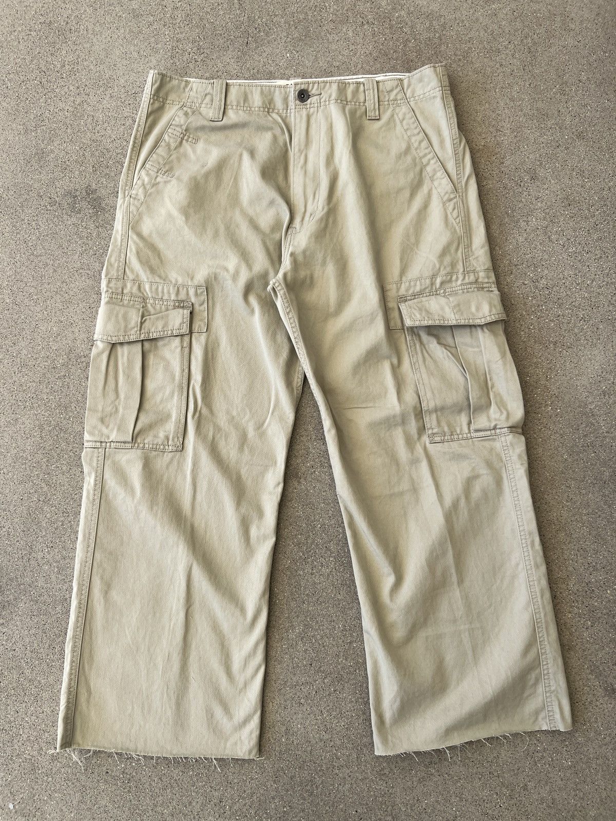 Levi's Vintage Khaki Levi’s Loose Straight Fit Cargo Pants Sz. 36 Size US 36 / EU 52 - 1 Thumbnail