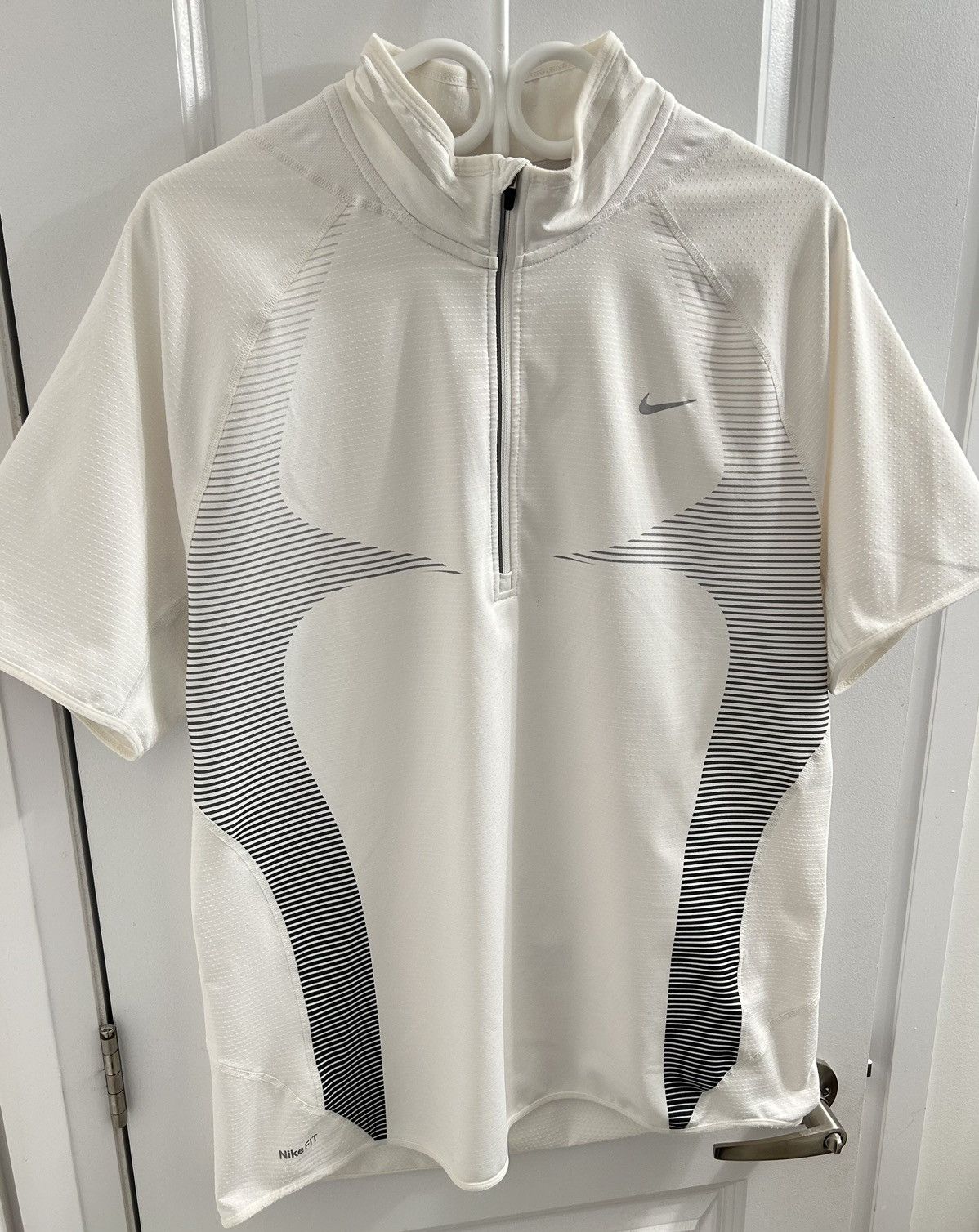 Nike Nike Fit Dri Nike+ Mens White Short Sleeve Athletic Shirt Size US L / EU 52-54 / 3 - 2 Thumbnail