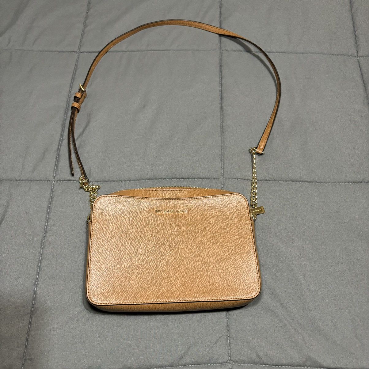 Michael Kors Jet shops Set Item LG Crossbody Leather Pale Gold (35T8MTTC3M)