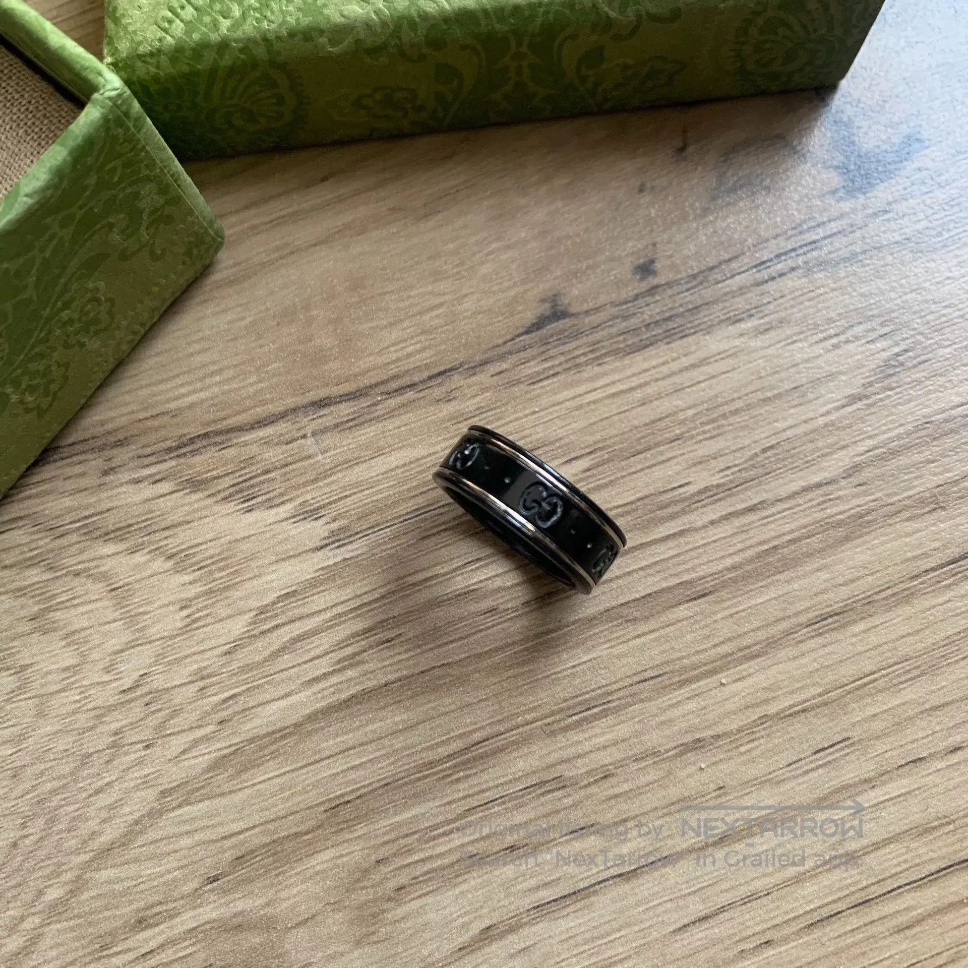 Gucci Gucci Icon 18K Gold Ceramic Ring. Size ONE SIZE - 1 Thumbnail