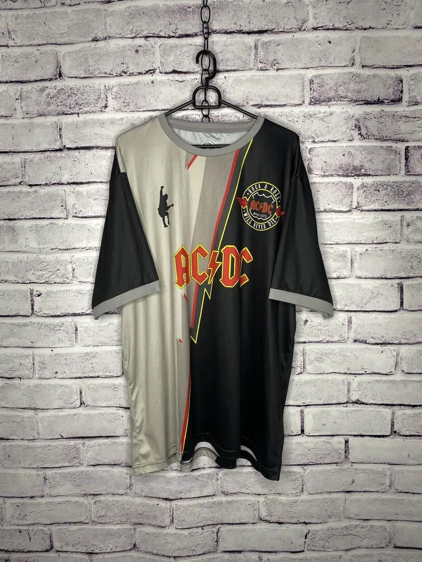 Band Tees 🤘🏻🎸MENS T-Shirt Ac/dc thunderstruck band tees vintage 🤘🏻🎸 Size US XXL / EU 58 / 5 - 1 Thumbnail
