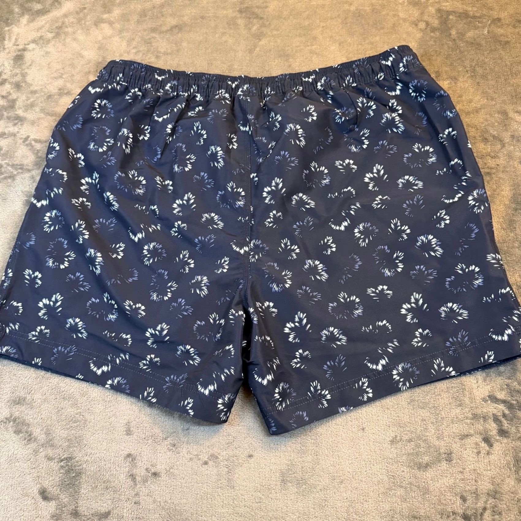 Cremieux Cremieux Floral Swim Trunks Mens XL Navy Blue 5.5 Inseam NWT Water-Repellent UV-Protection Pockets Drawstring Lined Beach Bottoms Pattern: Floral Palm Size US 36 / EU 52 - 5 Thumbnail