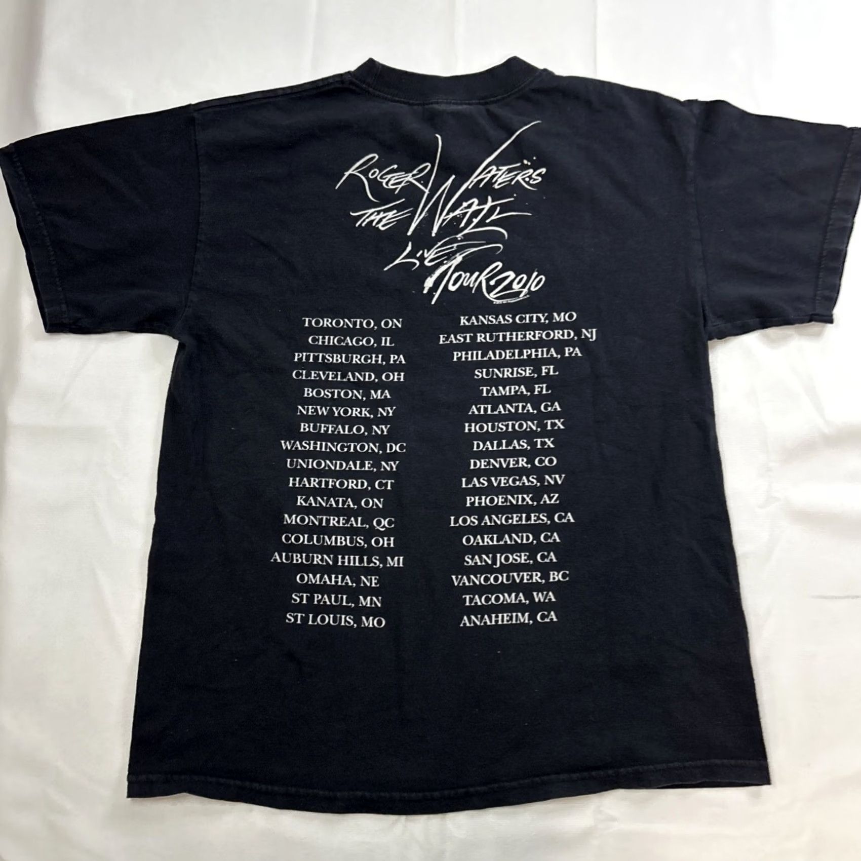 Vintage Roger Waters The Wall Live Concert Tour 2010 Band T Shirt Mens Medium Black Alstyle Size M Regular Shirt Band Mens Size M Black Size US M / EU 48-50 / 2 - 5 Thumbnail
