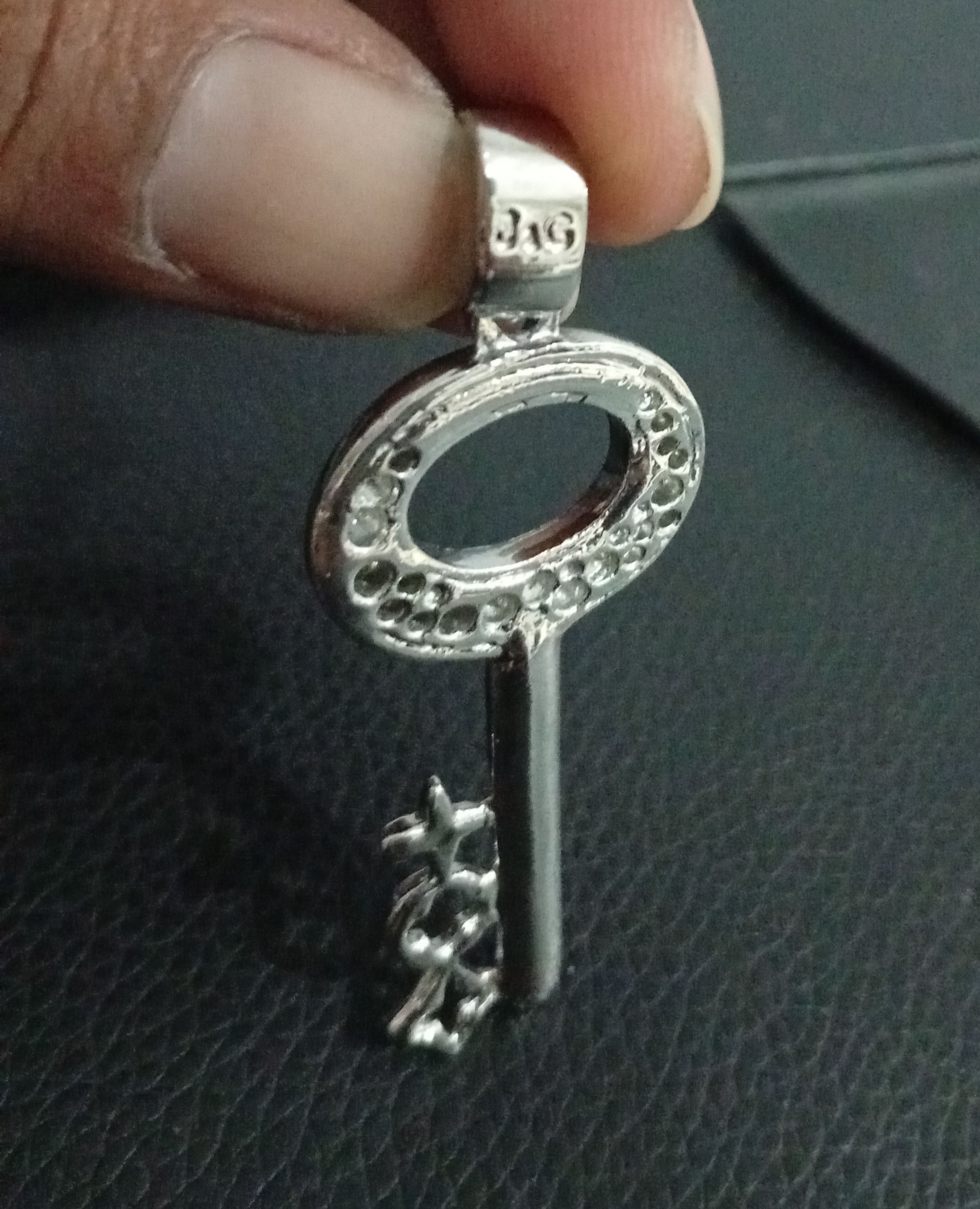 Louis Vuitton Louis Vuitton key necklace pendant Size ONE SIZE - 3 Thumbnail