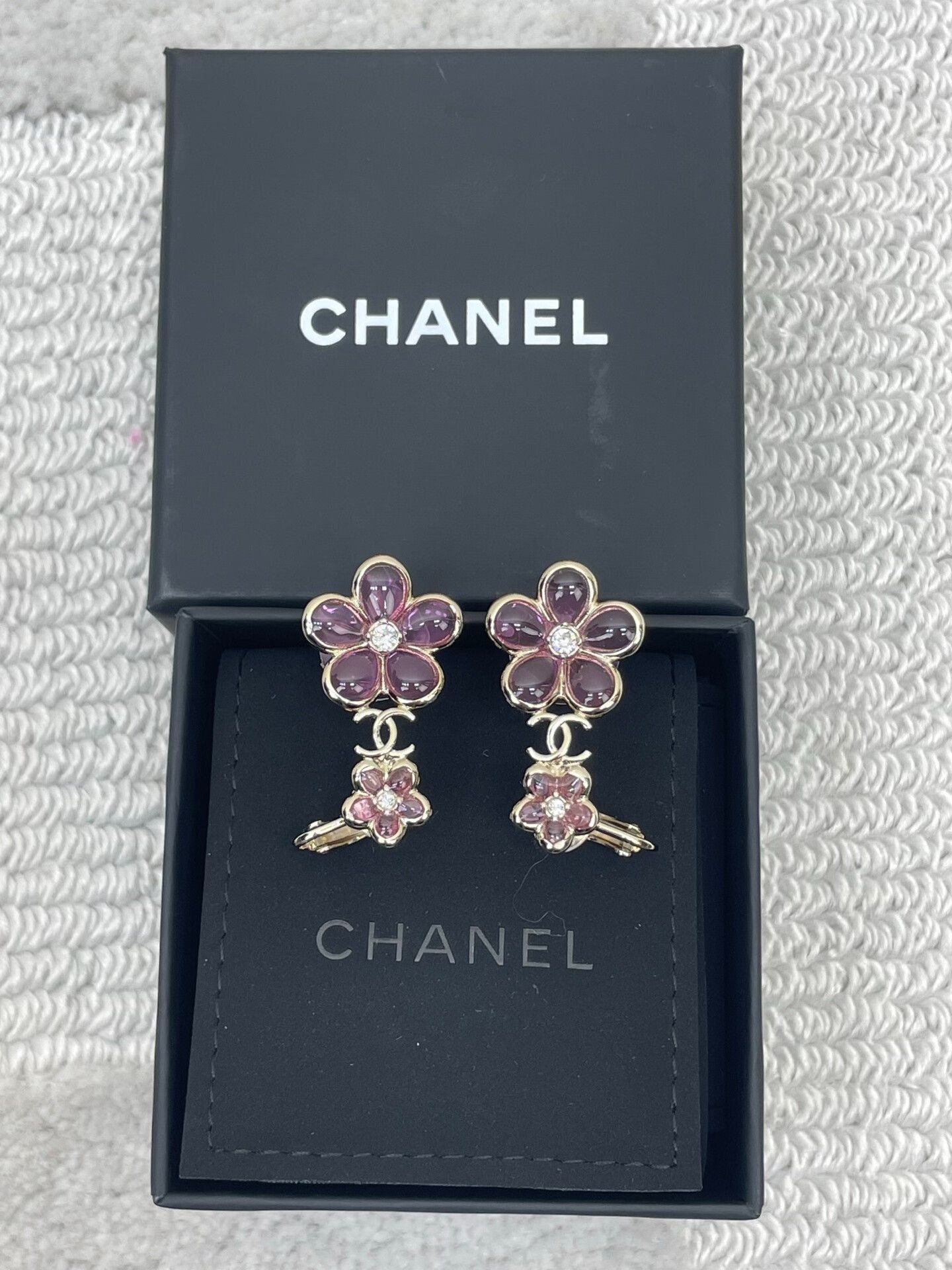 Chanel Chanel 26C Glass Flower Earrings Size ONE SIZE - 1 Thumbnail