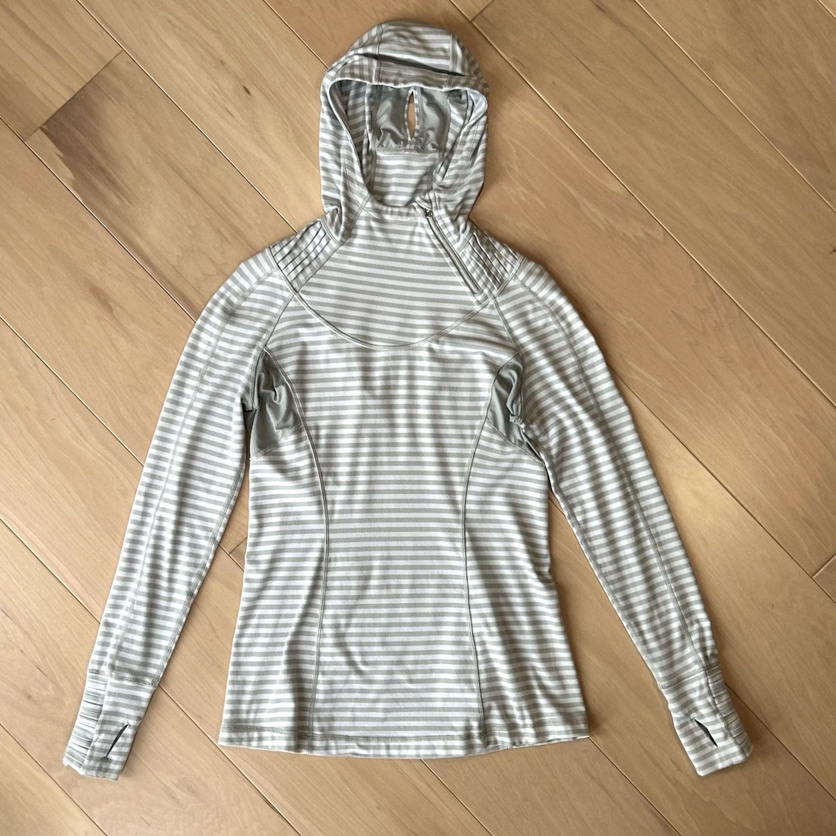 Lululemon Lululemon Run: Back On Track Pullover Striped Top Long Sleeve Women’s 10 Gray / White Hooded Size L / US 10 / IT 46 - 2 Thumbnail