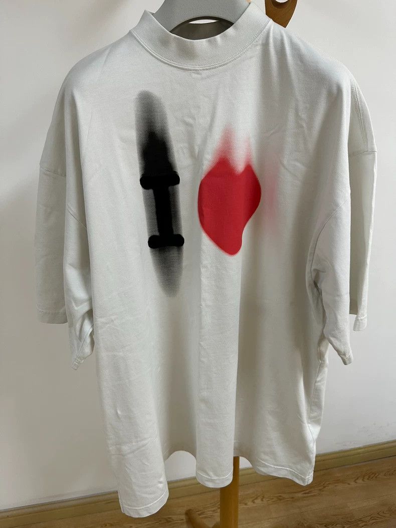 Balenciaga Balenciaga Heart Print Short Sleeve T-shirt - dmc Size US XS / EU 42 / 0 - 1 Thumbnail