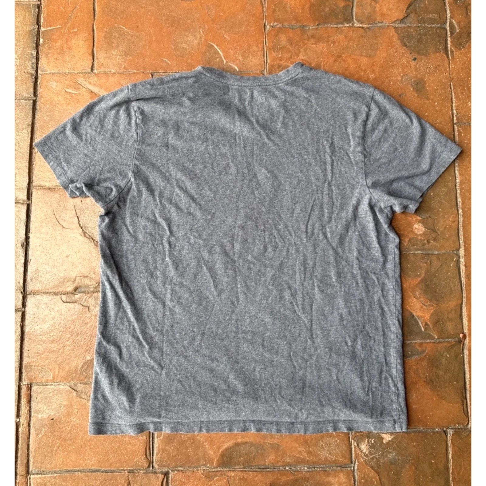Banana Republic Banana Republic Premium Pima Cotton V Neck T-Shirt Men’s XL Gray Short Sleeve Shirt Mens XL Gray Classic Designer Logo Size US XL / EU 56 / 4 - 3 Thumbnail