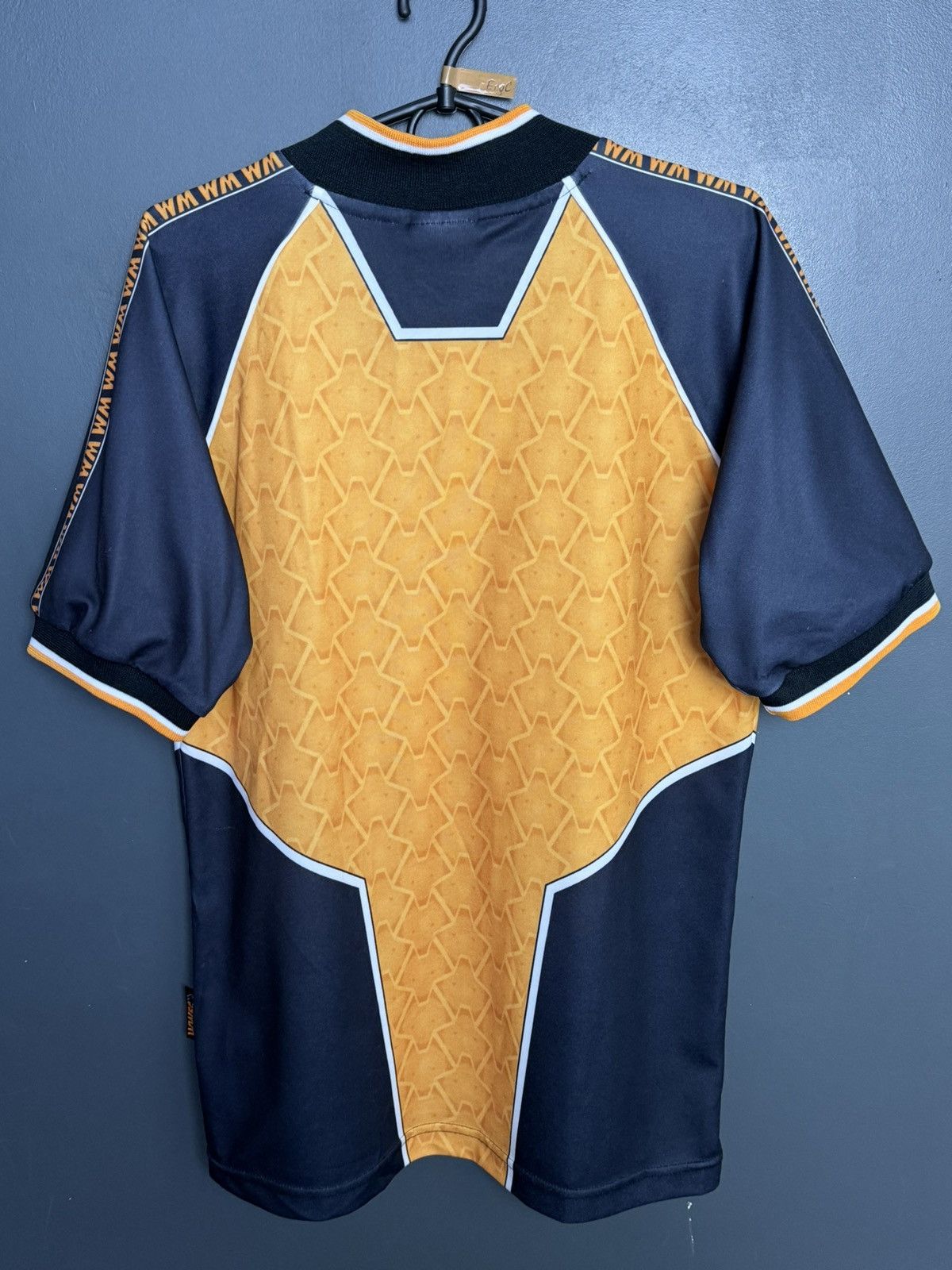 Puma KIDS Wolverhampton Wanderers 96/98 Home Football Jersey Size US XS / EU 42 / 0 - 2 Thumbnail
