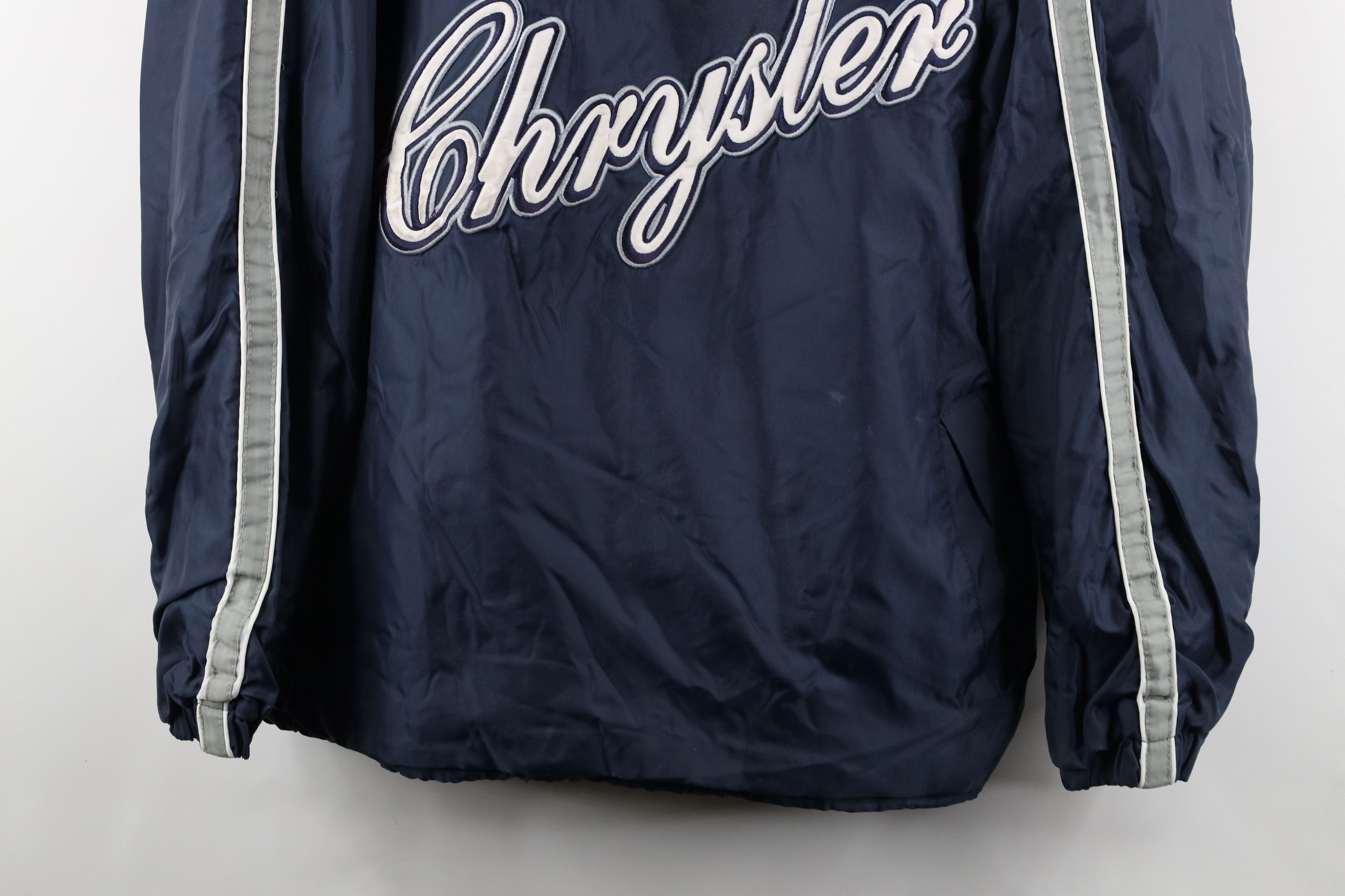 Vintage Vintage Y2K 2005 Out Script Chrysler Car Windbreaker Jacket Size US XL / EU 56 / 4 - 3 Thumbnail
