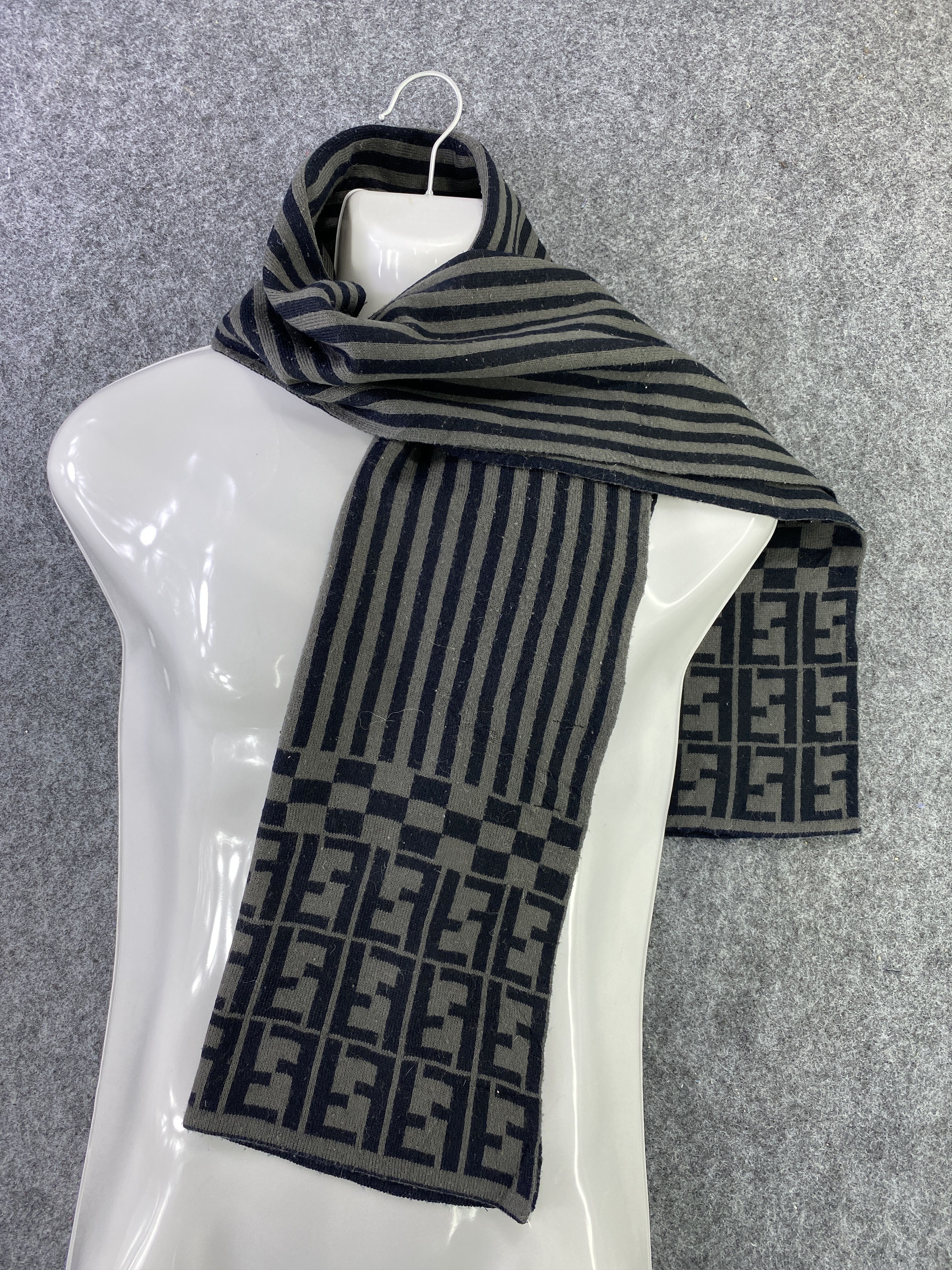 Designer FENDI Scarf / Muffler / Neckwear -T429 Size ONE SIZE - 2 Thumbnail