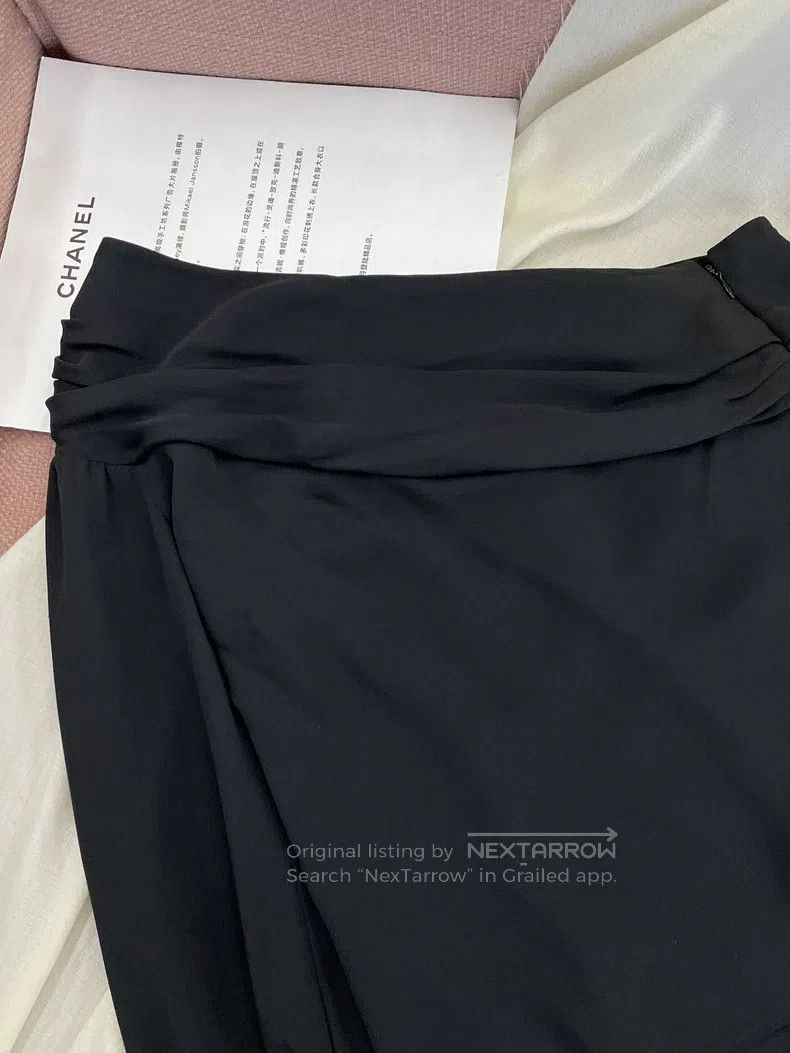 Chanel Chanel Black off-shoulder top with oblique shoulder Size XS / US 0-2 / IT 36-38 - 2 Thumbnail