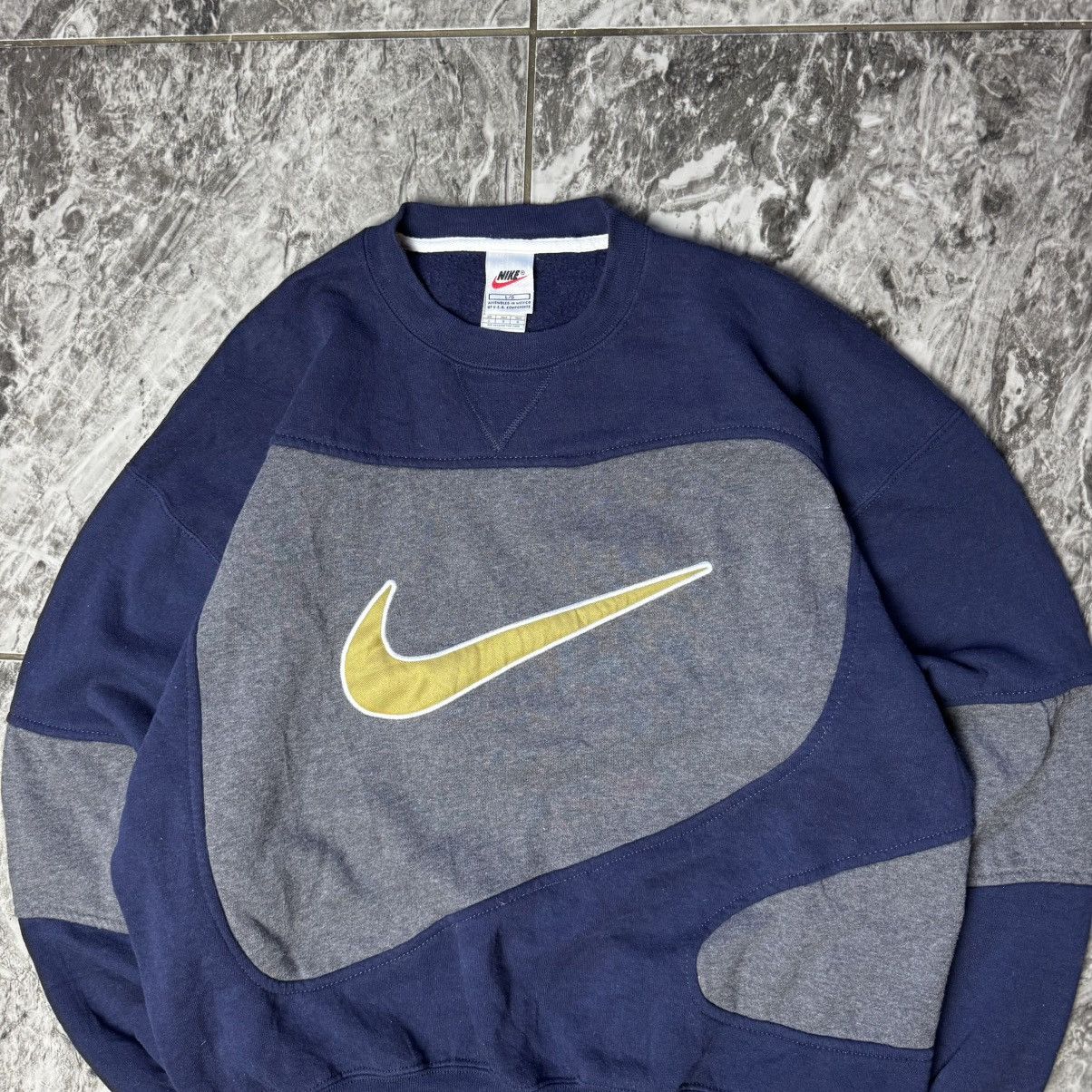 Nike Vintage Nike Embroidered Sweatshirt Blue Grey Size US L / EU 52-54 / 3 - 3 Thumbnail