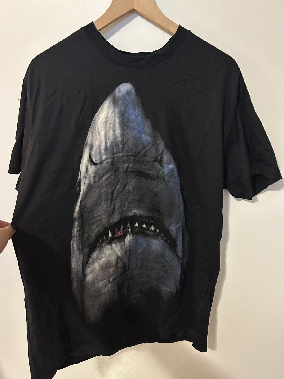 Givenchy Shark Givenchy Tee Size US M / EU 48-50 / 2 - 1 Thumbnail