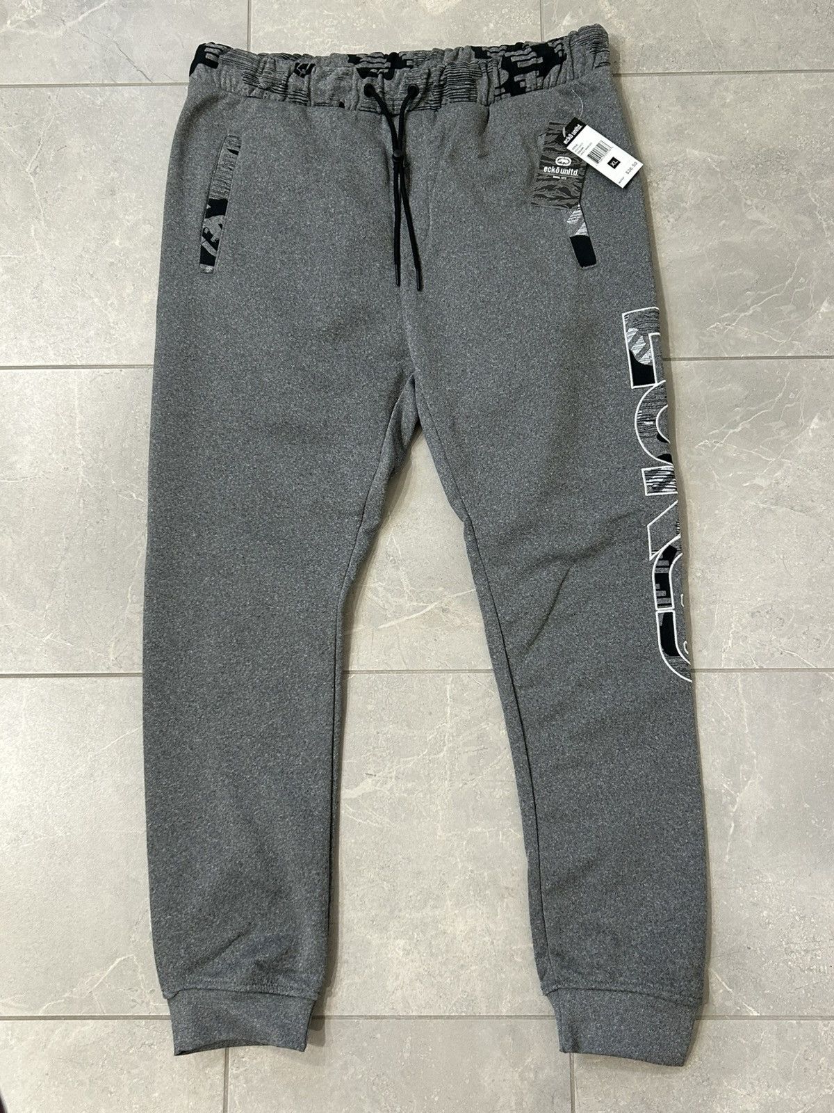 Ecko Unltd. Ecko Sweatpants Embroidered Vertical Logo Fleece Jogger Size US 36 / EU 52 - 1 Thumbnail