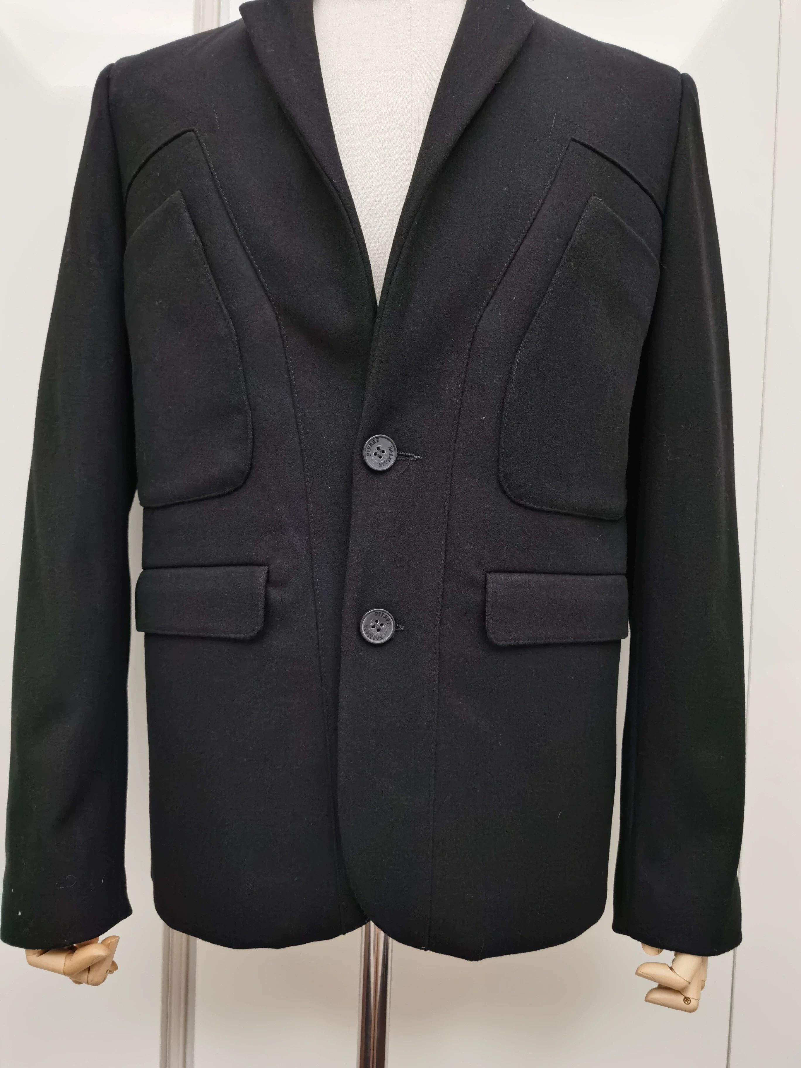 Pierre Balmain Pierre Balmain short wool-cashmere black jacket 50 Size US M / EU 48-50 / 2 - 3 Thumbnail