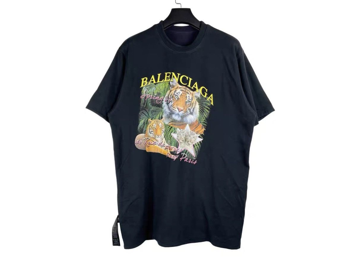 Balenciaga Balenciaga FBI Tiger Head Reversible Short Sleeve J31 Size US L / EU 52-54 / 3 - 1 Thumbnail