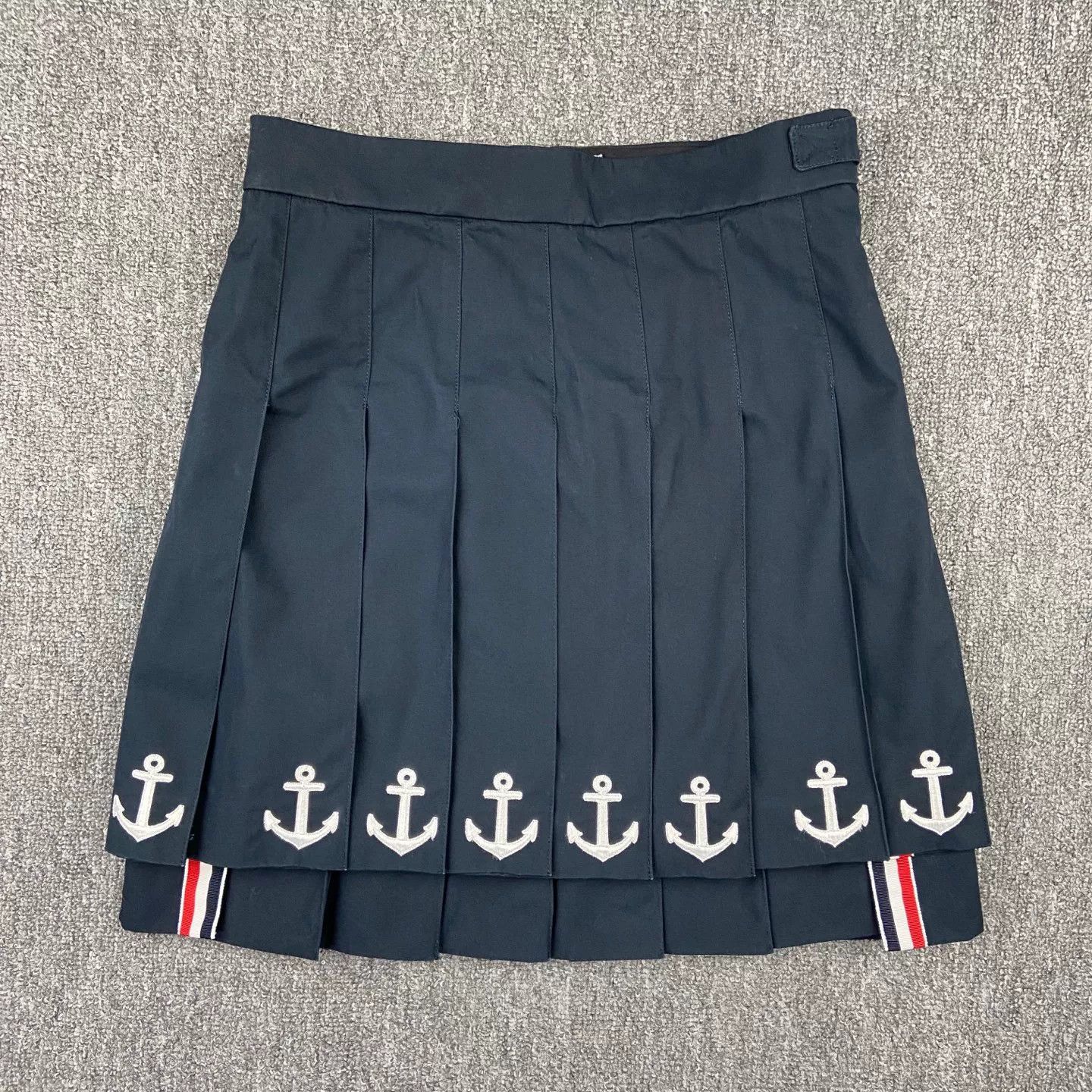 Thom Browne navy pleated skirt by thom browne Size 26" / US 2 / IT 38 - 1 Thumbnail