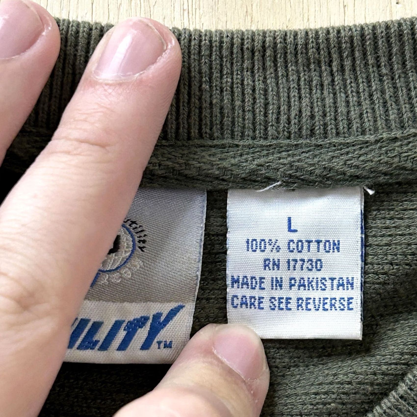 Vintage VINTAGE Utility Shirt Mens Large Green Solid V-Neck Short Sleeve Casual Tee Size US L / EU 52-54 / 3 - 5 Thumbnail