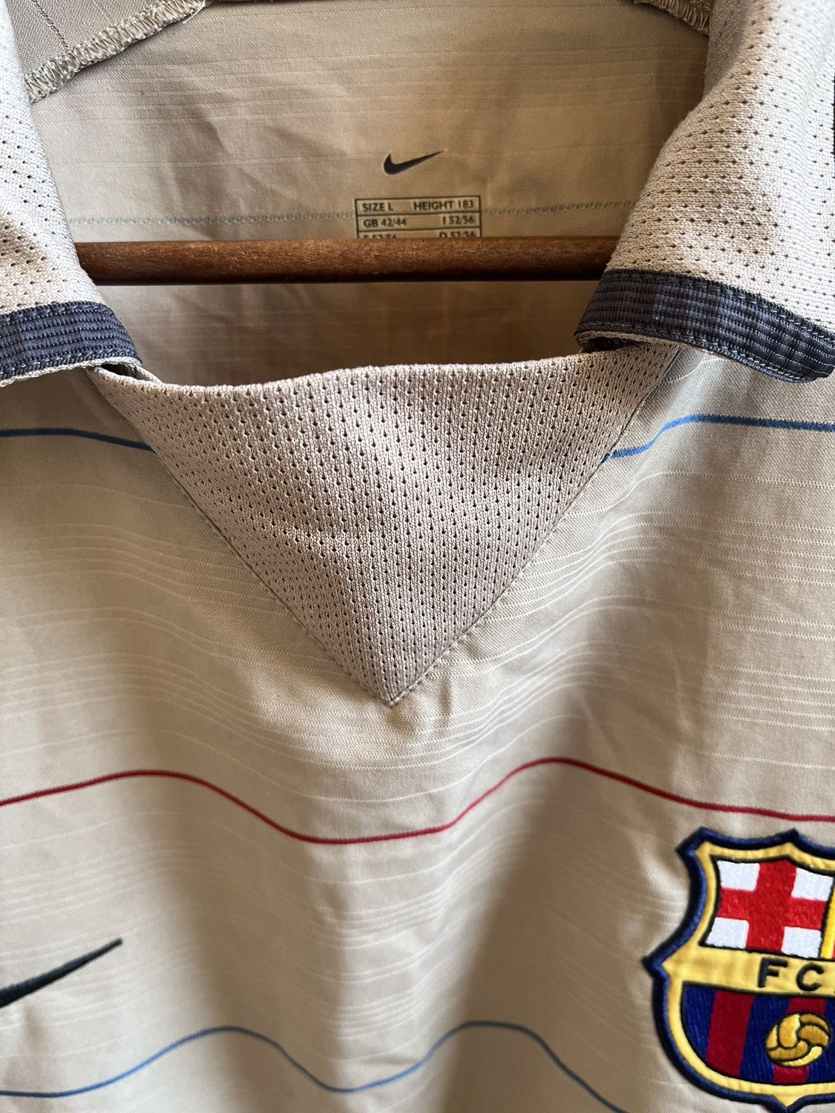 Nike Nike FC Barcelona 03/04 jersey 00 football kit y2k blokecore Size US L / EU 52-54 / 3 - 5 Thumbnail